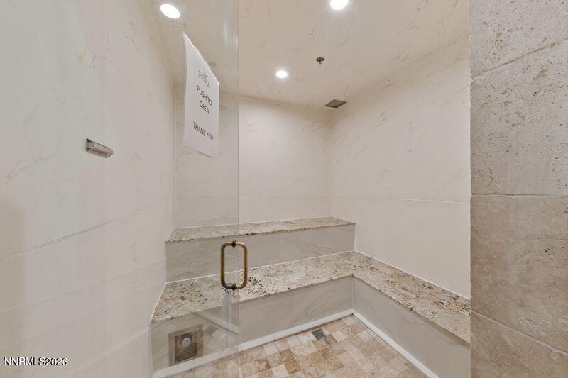 9900Wilbur May - sauna locker room