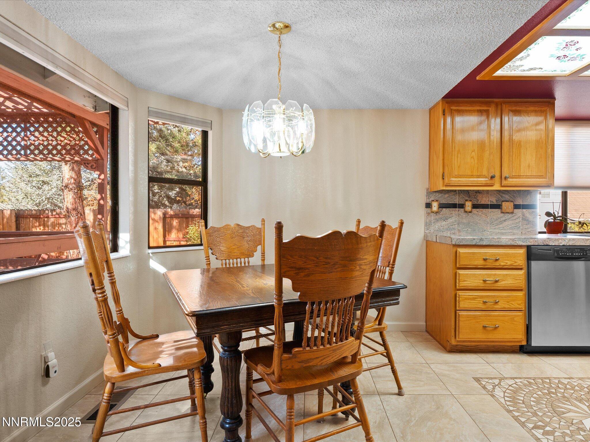 08-3330 Thornhill Dr-112