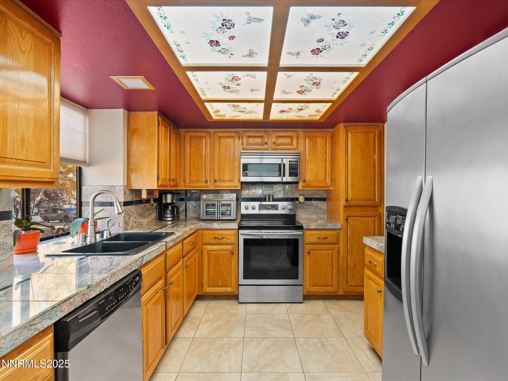 10-3330 Thornhill Dr-115