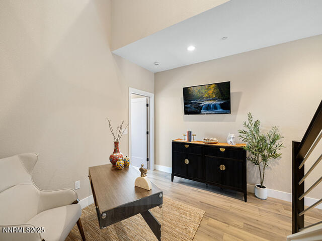 18-web-or-mls-18 on Lakeside 3 bed-19