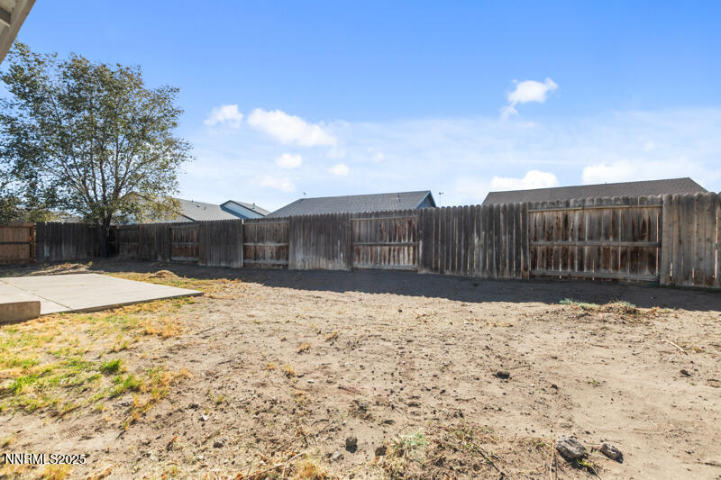 611 Annie Way backyard-3