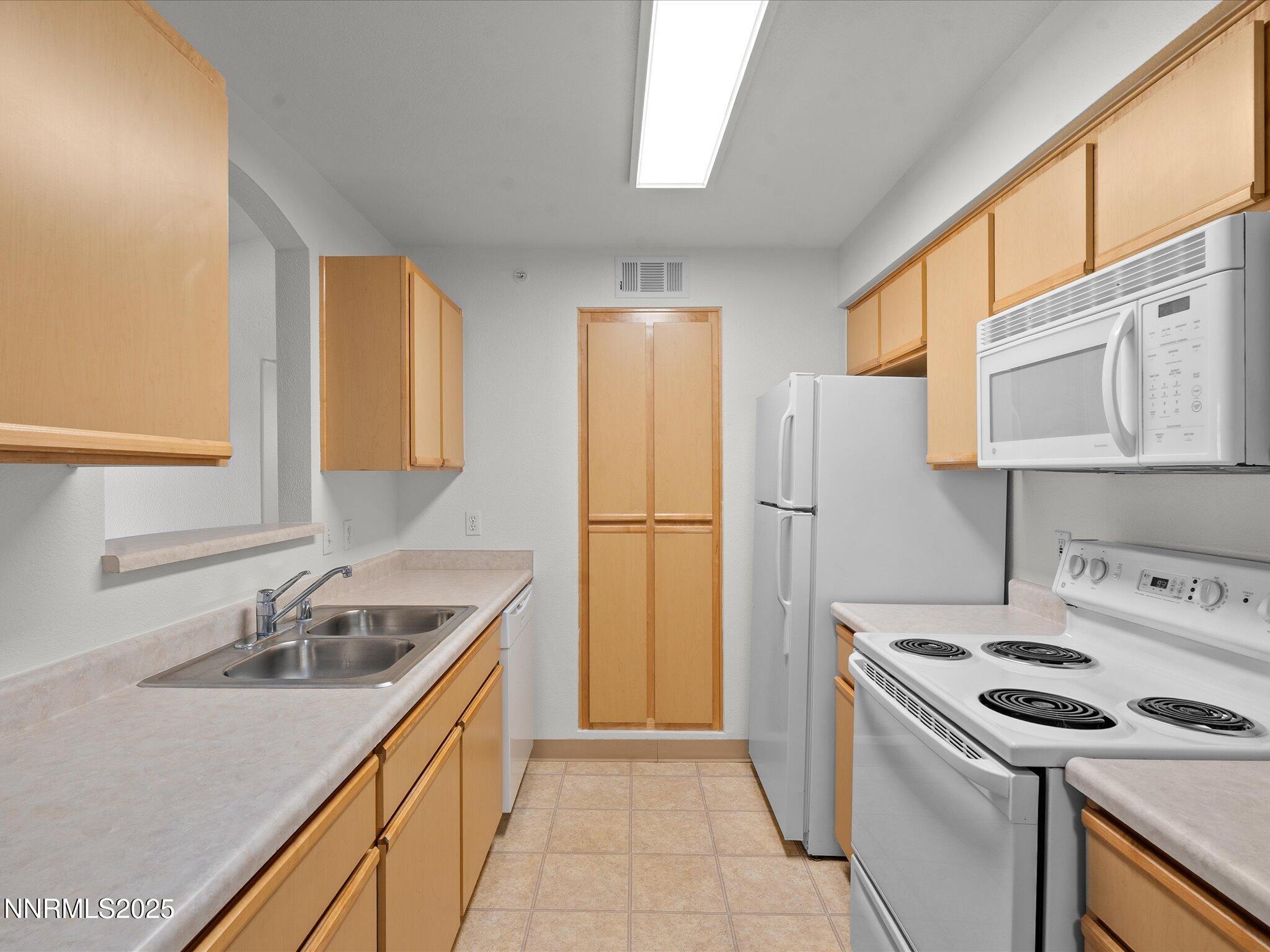 17-6850 Sharlands Ave-Unit L2066-116