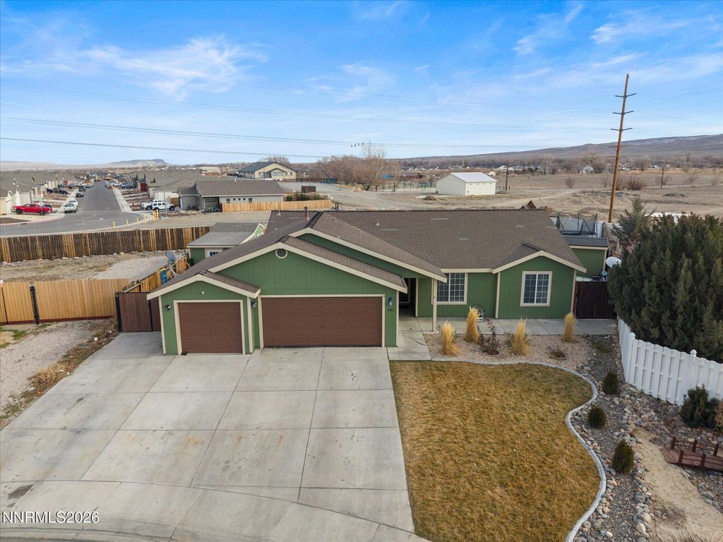 Photo of 587 Spur Way, Fernley, NV 89408 (MLS # 260001460)