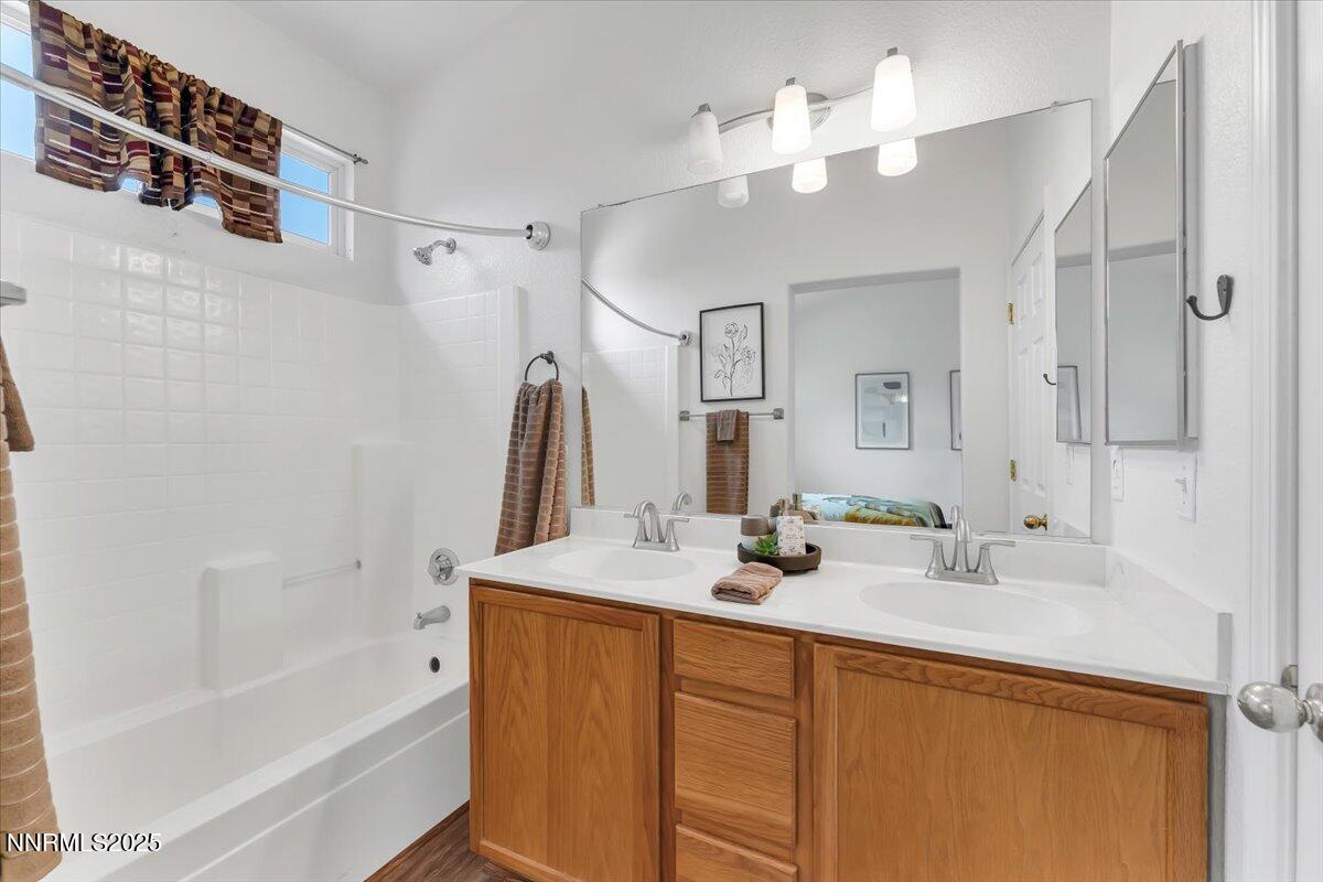 17-9175 Rising Moon Reno NV 89506 2 (17