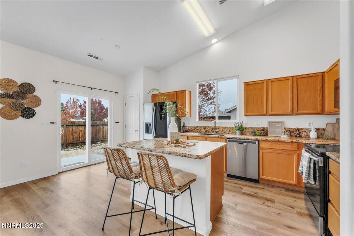 10-9175 Rising Moon Reno NV 89506 2 (10