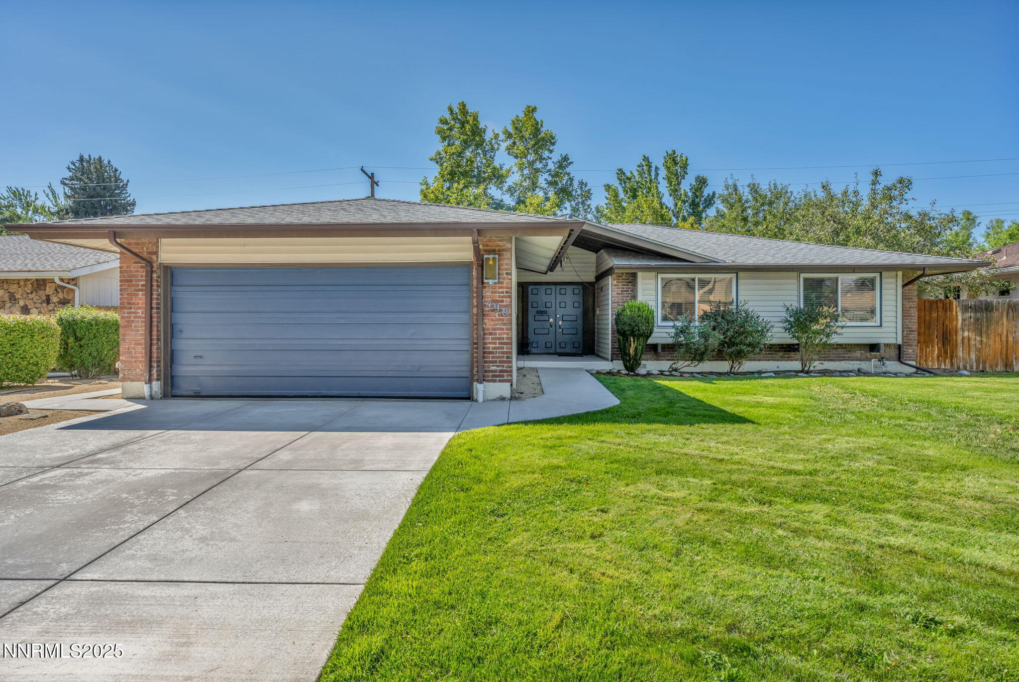 18-web-or-mls-1490-foster-dr