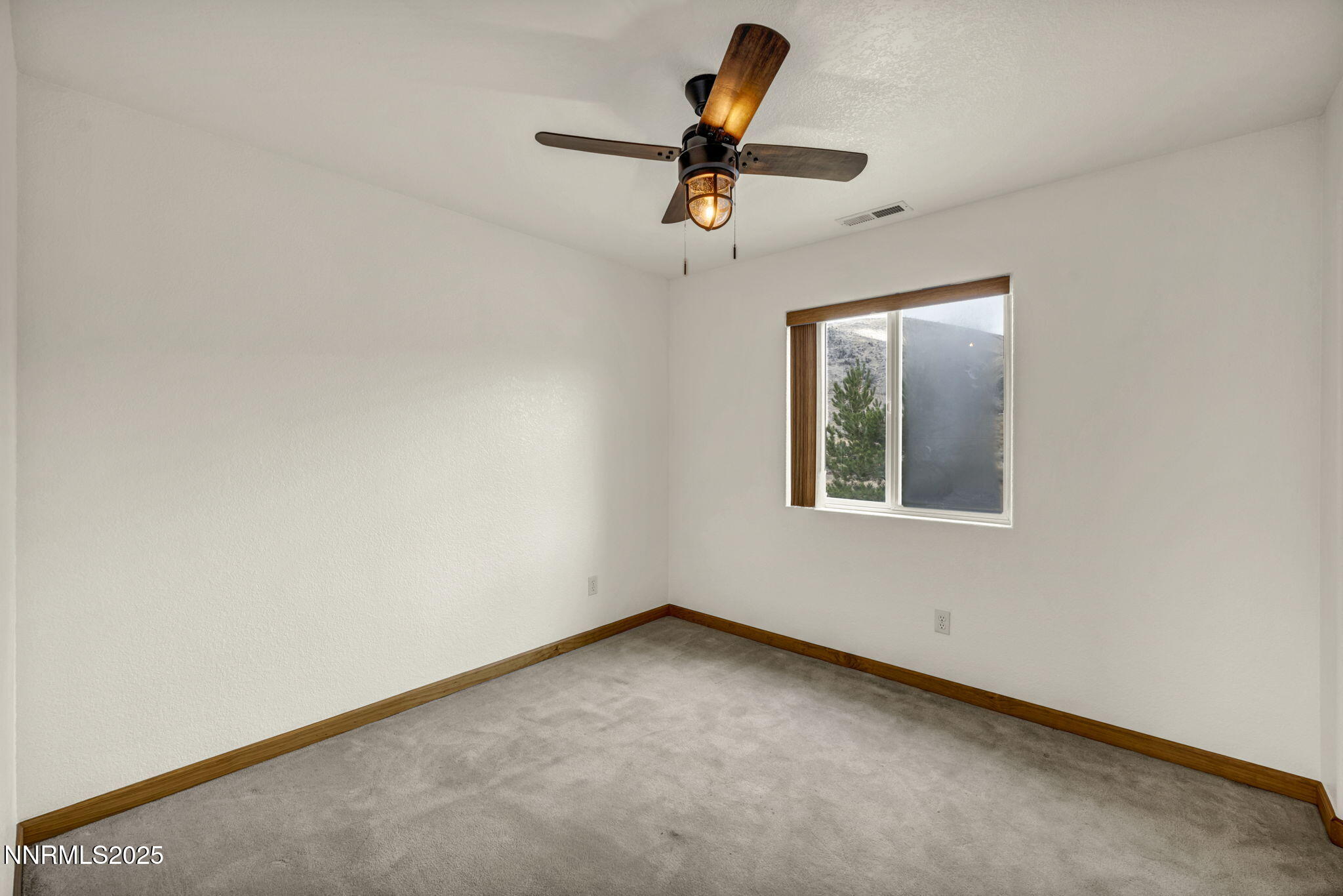 53-web-or-mls-879-east-side-ln