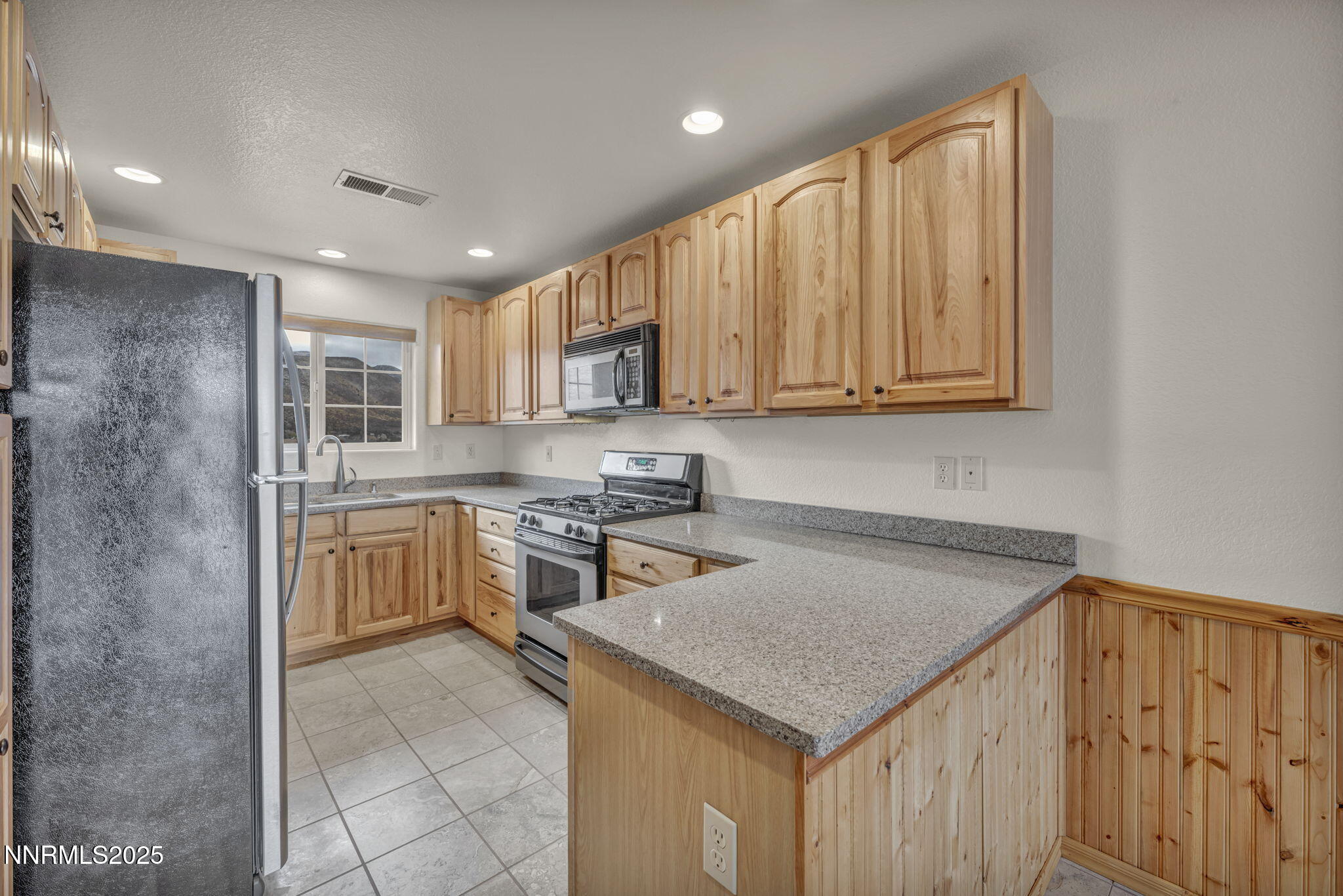 43-web-or-mls-879-east-side-ln