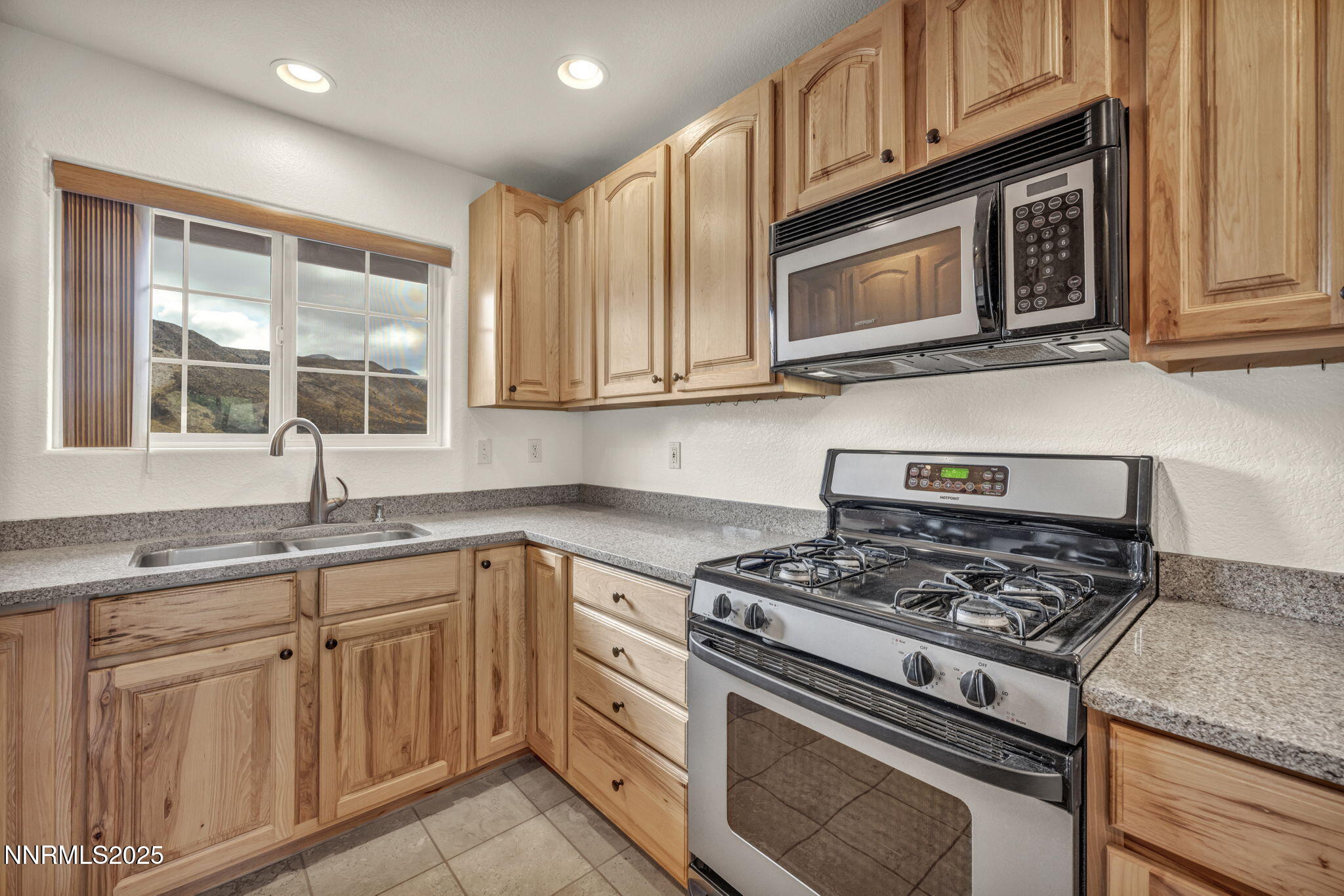 46-web-or-mls-879-east-side-ln