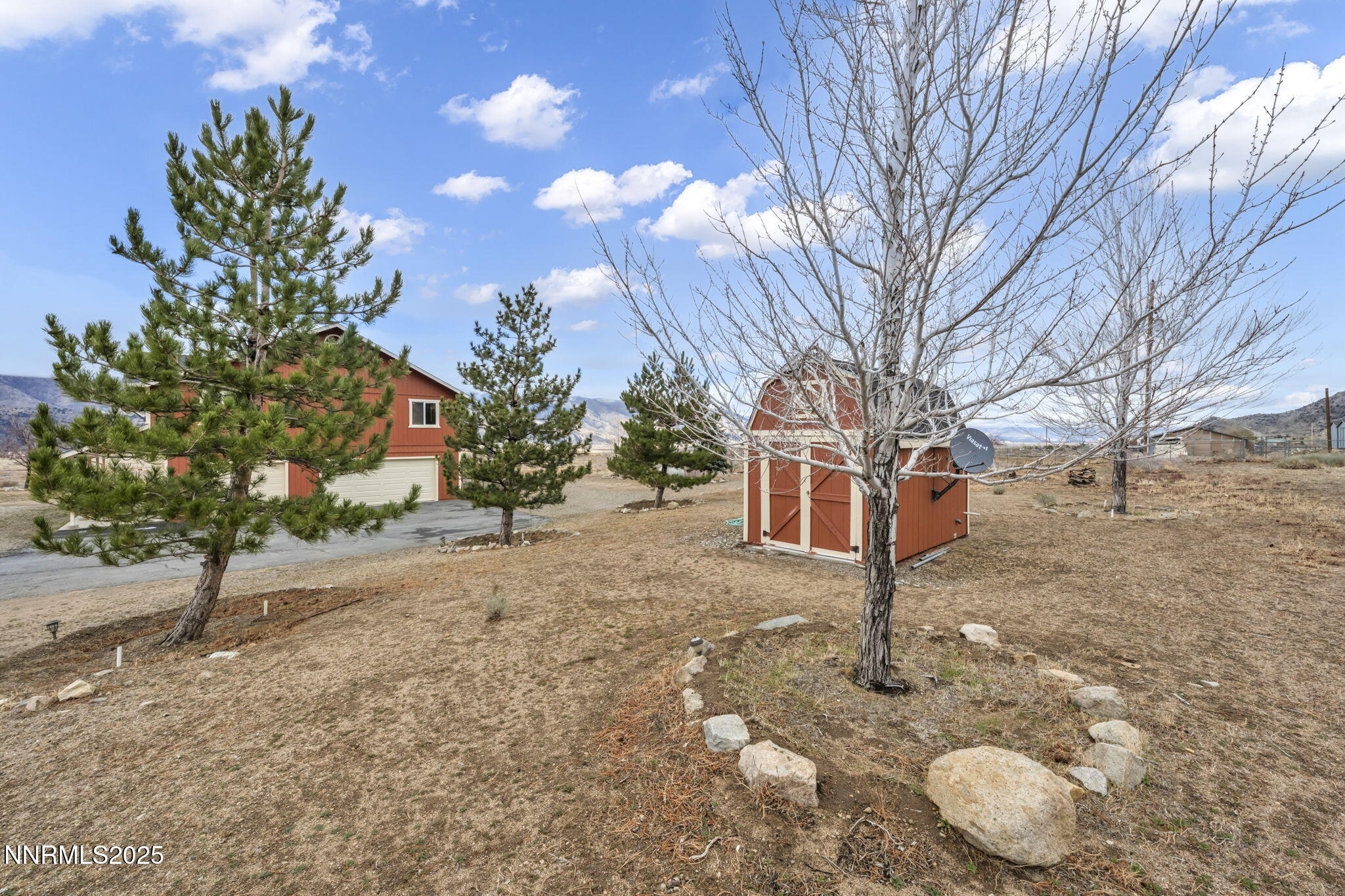 15-web-or-mls-879-east-side-ln