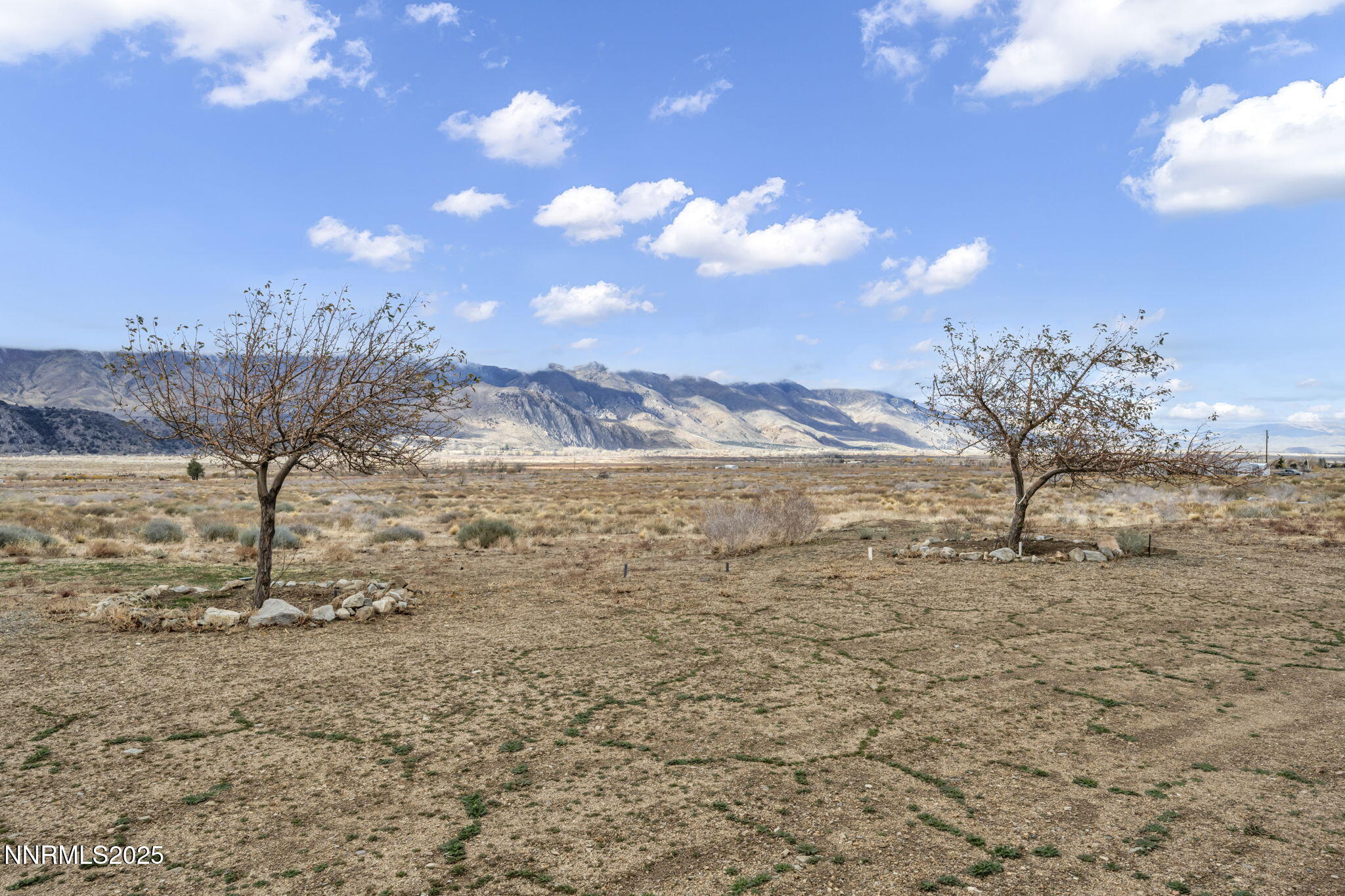 18-web-or-mls-879-east-side-ln