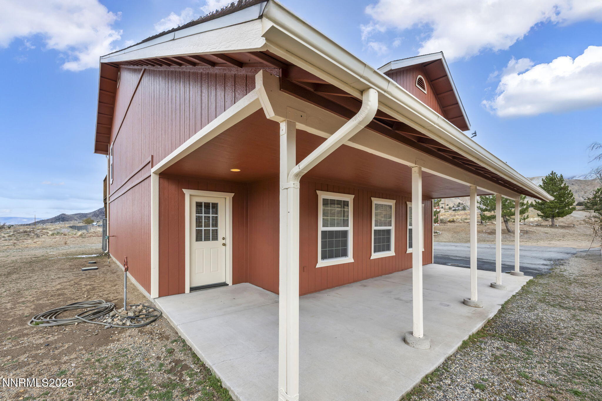 4-web-or-mls-879-east-side-ln