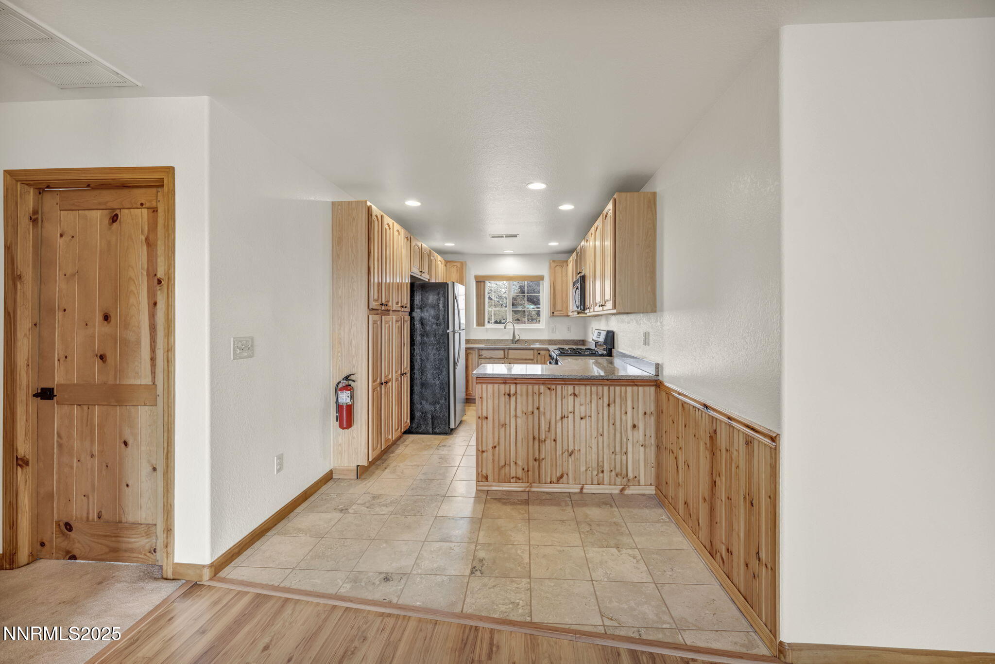 42-web-or-mls-879-east-side-ln