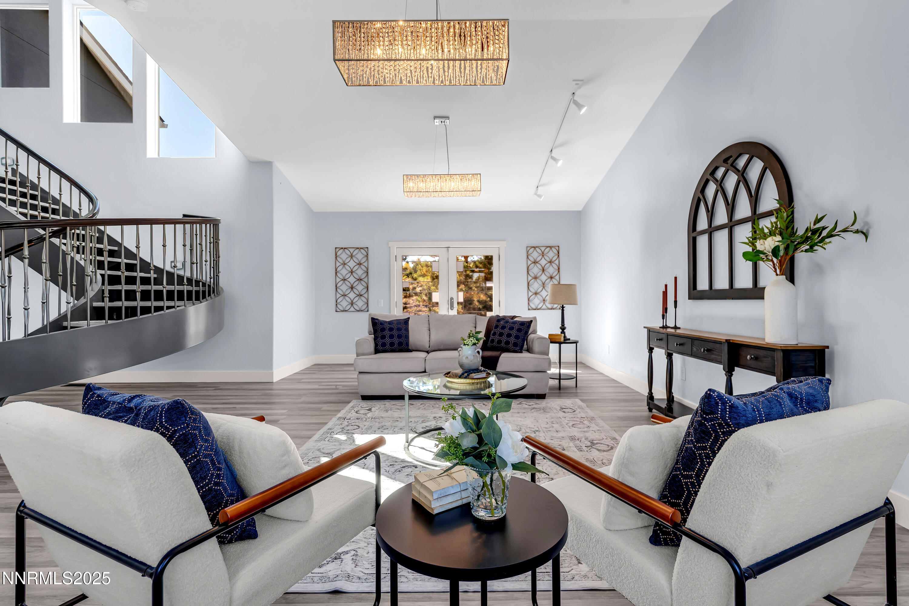 Formal sitting area 4