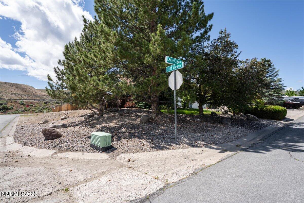 10 Eagle Claw Court