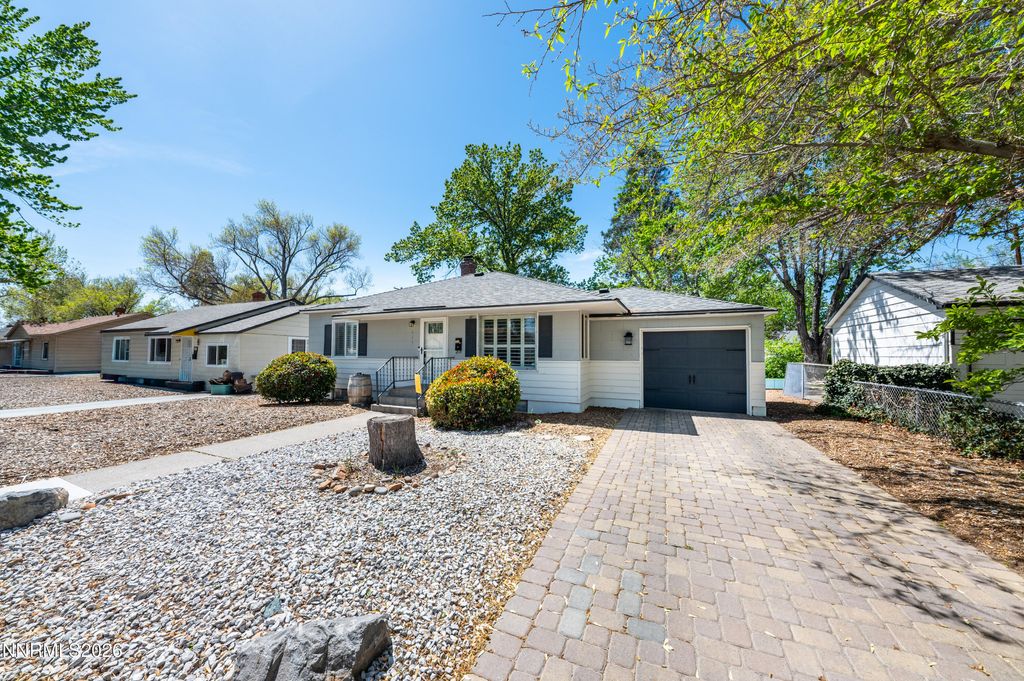 Photo of 945 Yori Avenue, Reno, NV 89502 (MLS # 260005405)