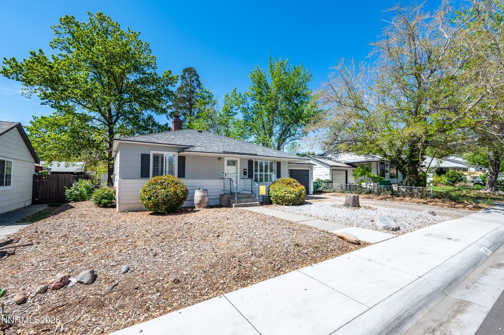 Photo of 945 Yori Avenue, Reno, NV 89502 (MLS # 260005405)