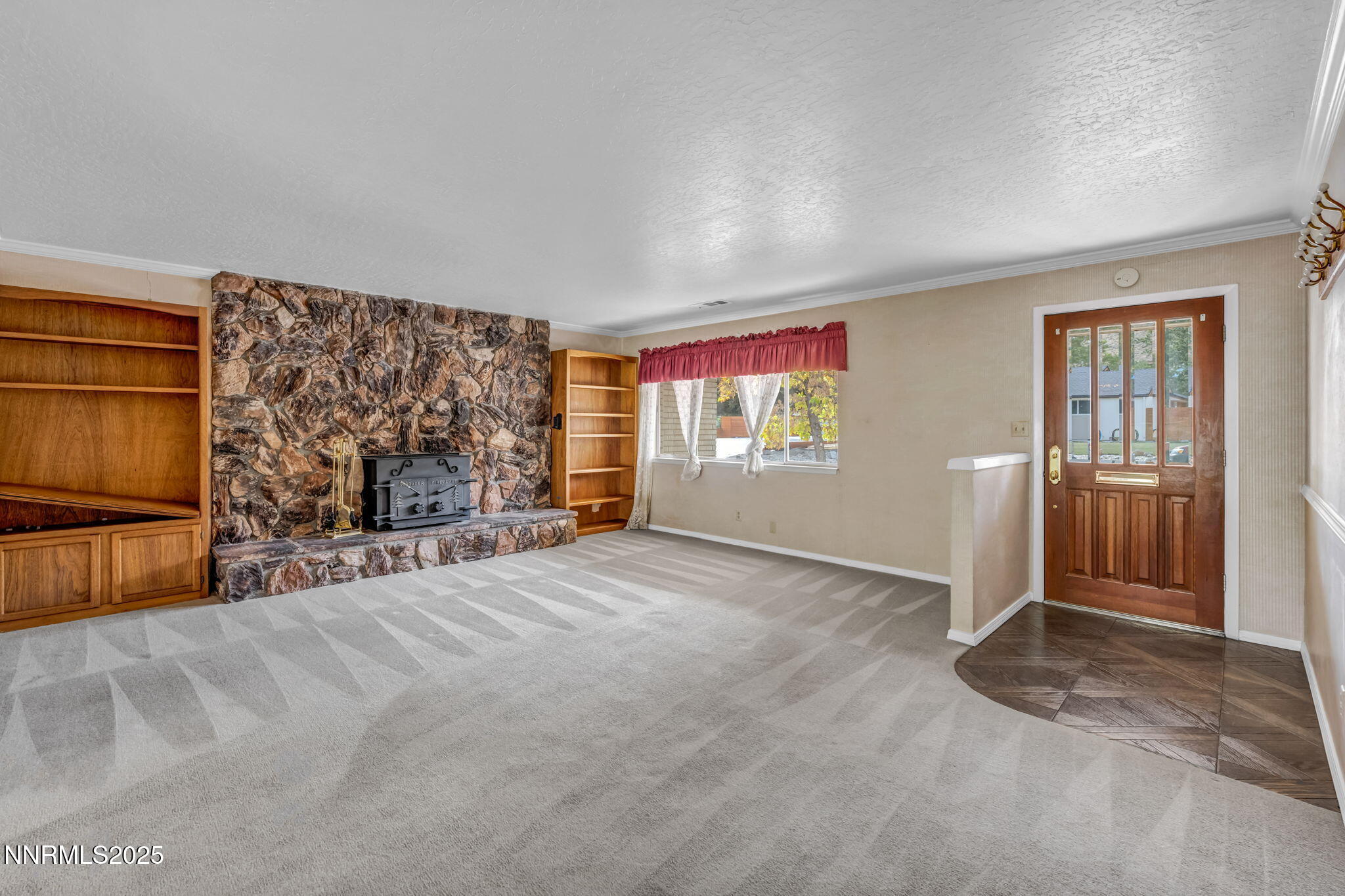 Carson City, Nevada 89703, United States, 3 Bedrooms Bedrooms, ,2 BathroomsBathrooms,Residential,Active,221070