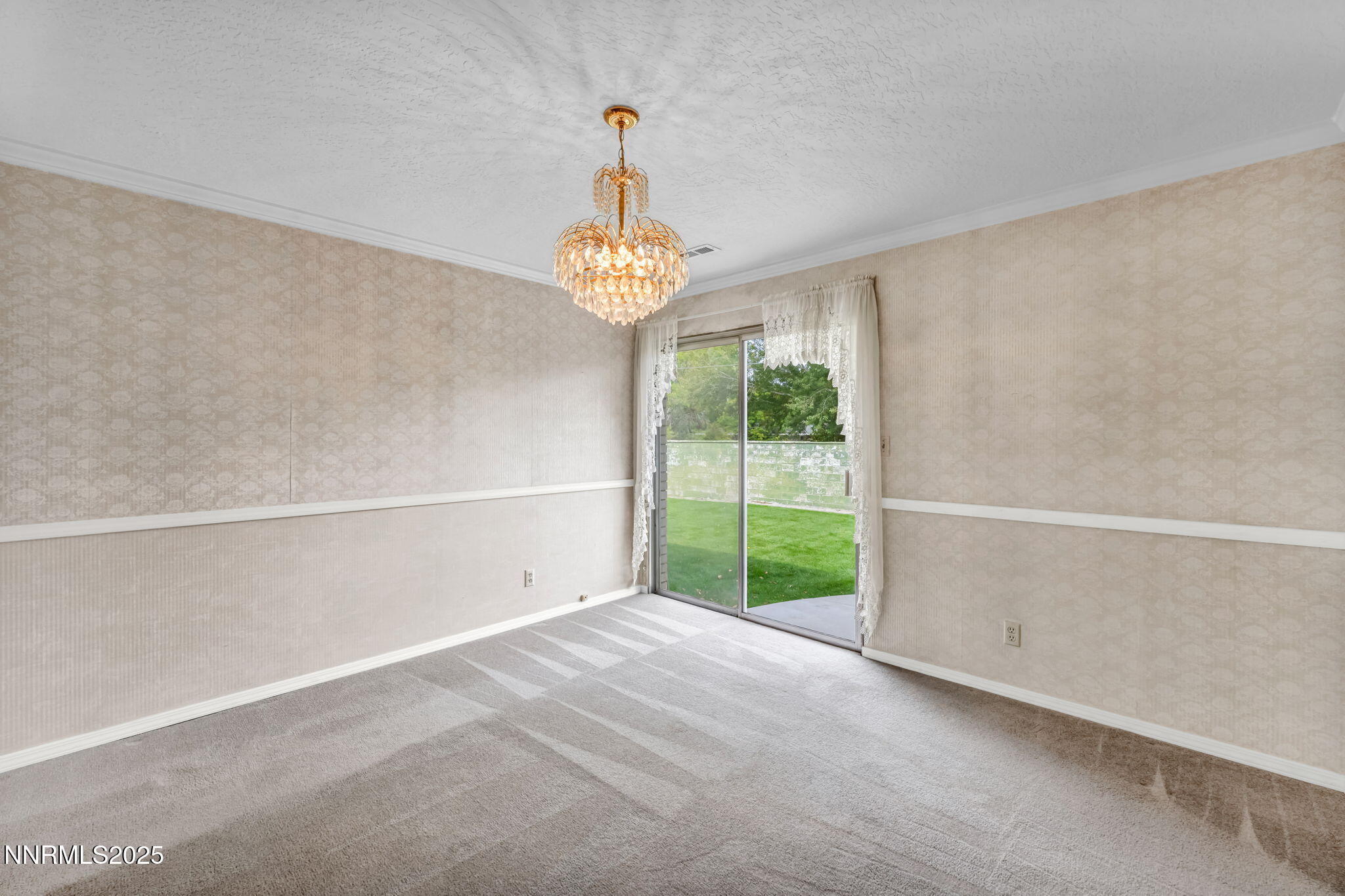 Carson City, Nevada 89703, United States, 3 Bedrooms Bedrooms, ,2 BathroomsBathrooms,Residential,Active,221070