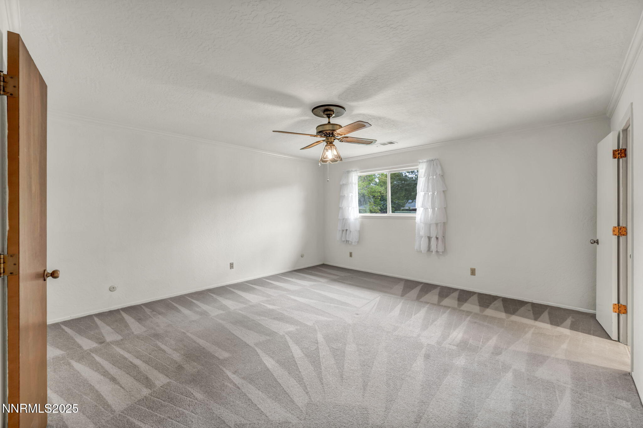 Carson City, Nevada 89703, United States, 3 Bedrooms Bedrooms, ,2 BathroomsBathrooms,Residential,Active,221070