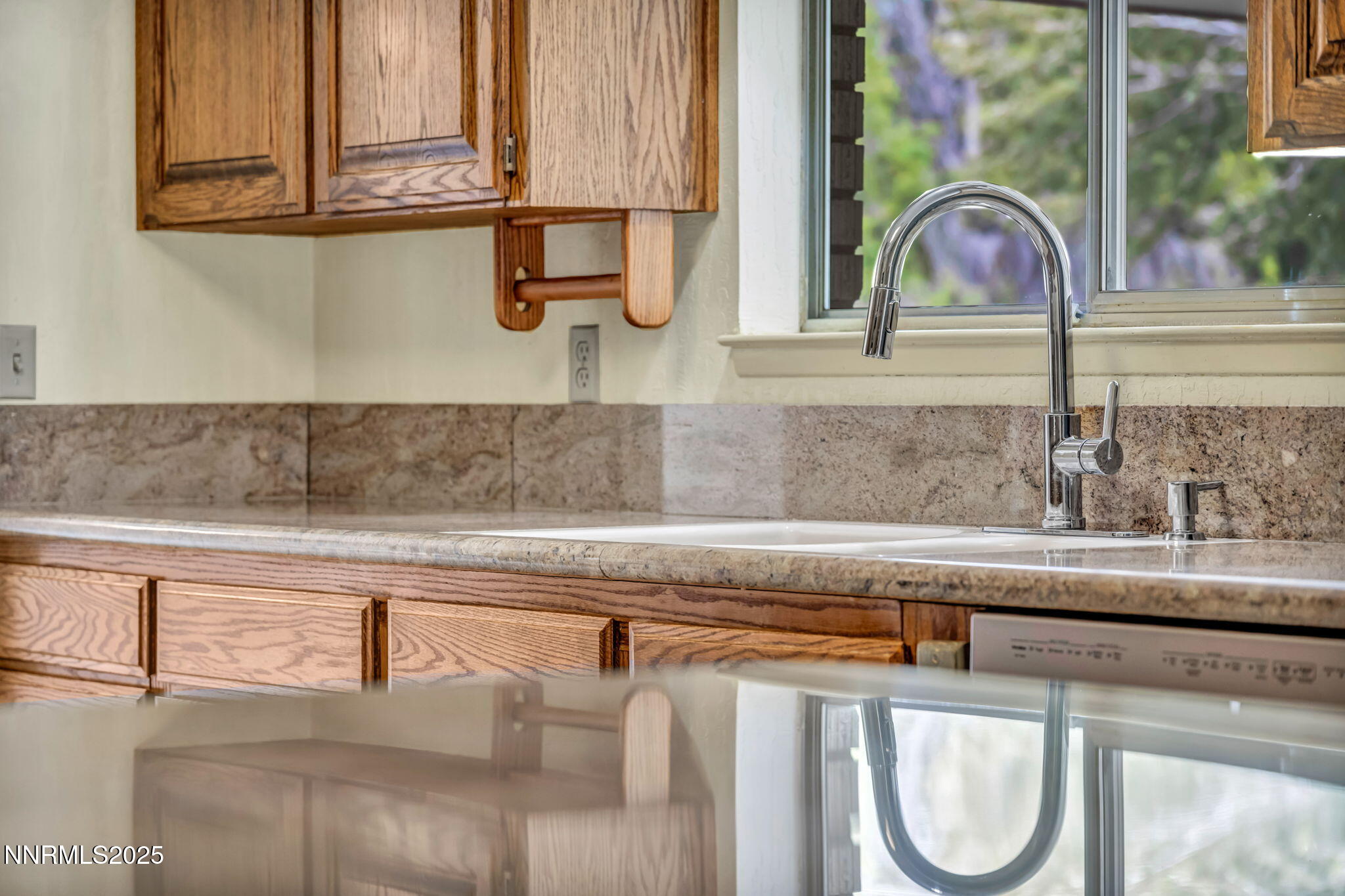 Carson City, Nevada 89703, United States, 3 Bedrooms Bedrooms, ,2 BathroomsBathrooms,Residential,Active,221070