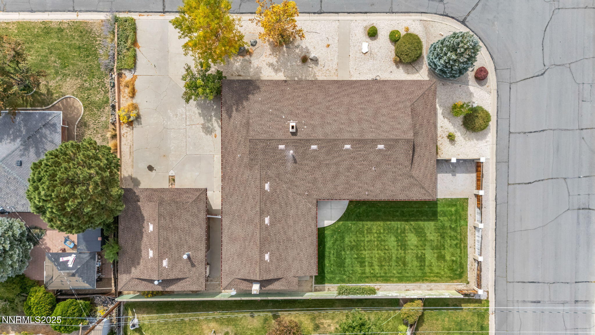 Carson City, Nevada 89703, United States, 3 Bedrooms Bedrooms, ,2 BathroomsBathrooms,Residential,Active,221070