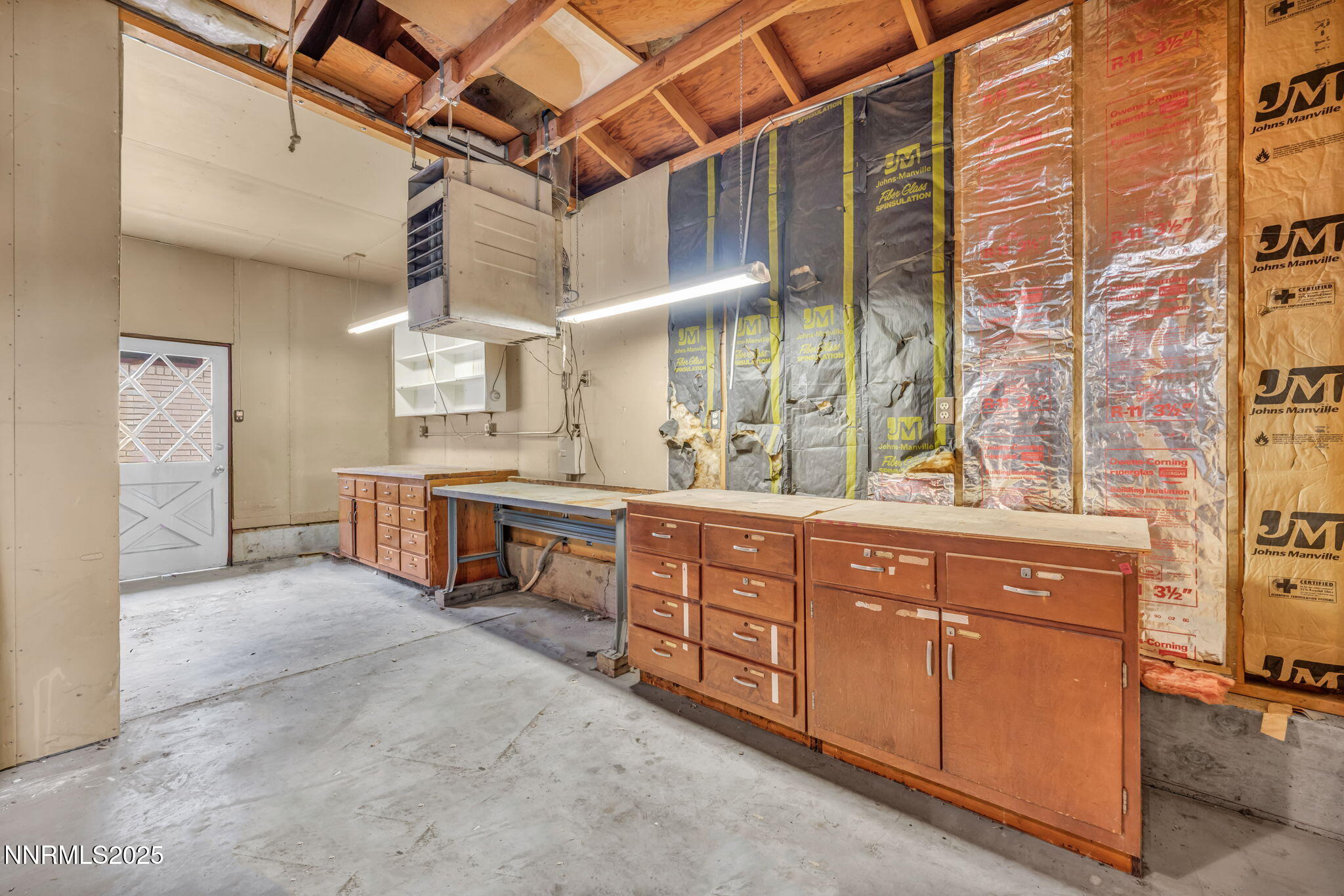 Carson City, Nevada 89703, United States, 3 Bedrooms Bedrooms, ,2 BathroomsBathrooms,Residential,Active,221070