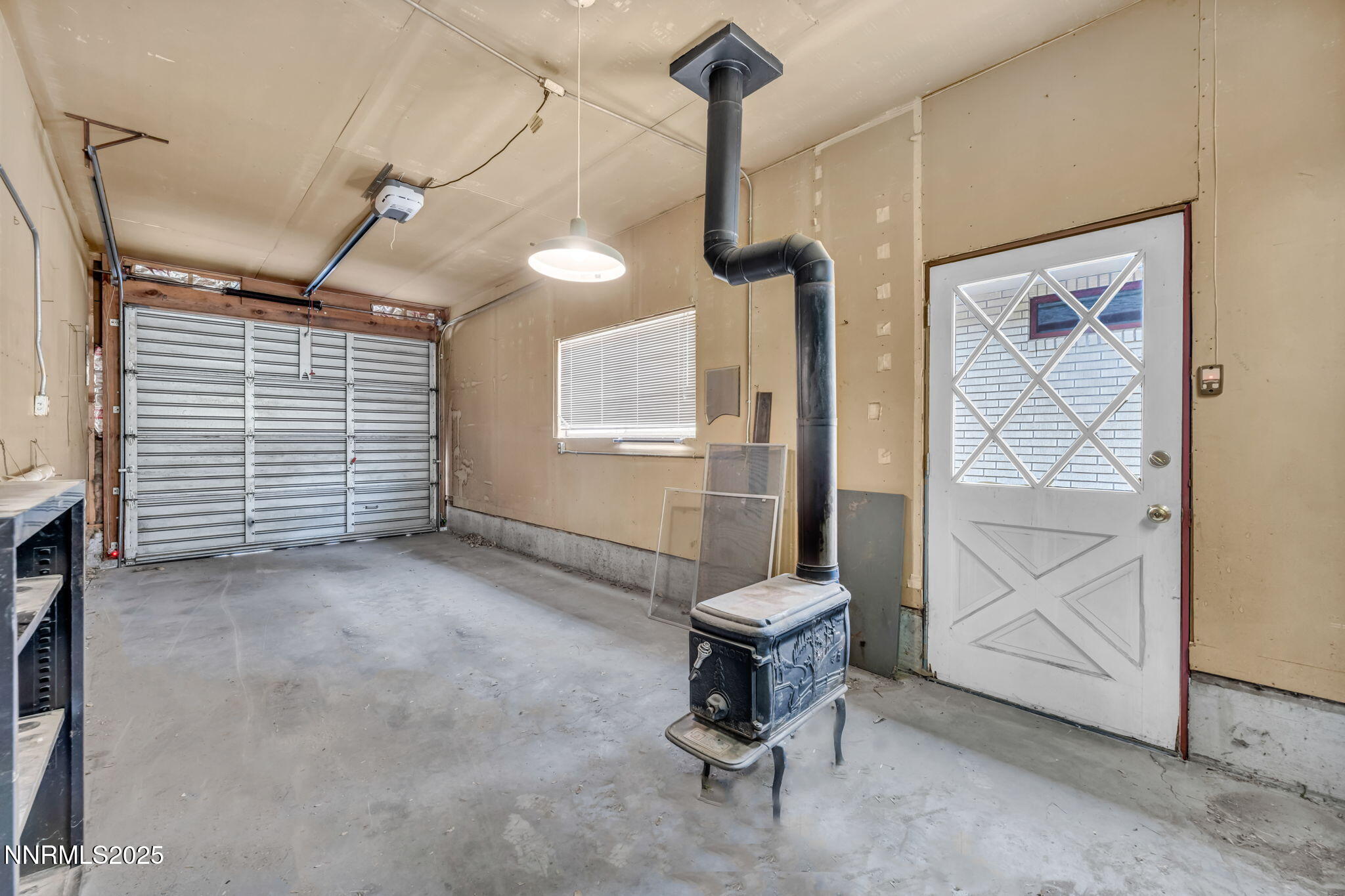 Carson City, Nevada 89703, United States, 3 Bedrooms Bedrooms, ,2 BathroomsBathrooms,Residential,Active,221070