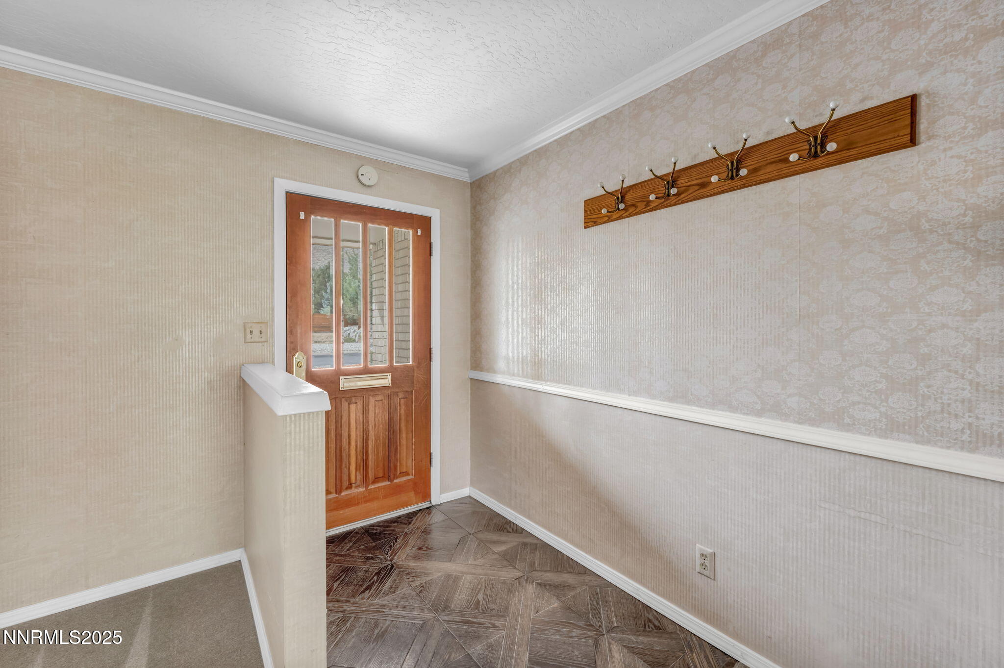 Carson City, Nevada 89703, United States, 3 Bedrooms Bedrooms, ,2 BathroomsBathrooms,Residential,Active,221070