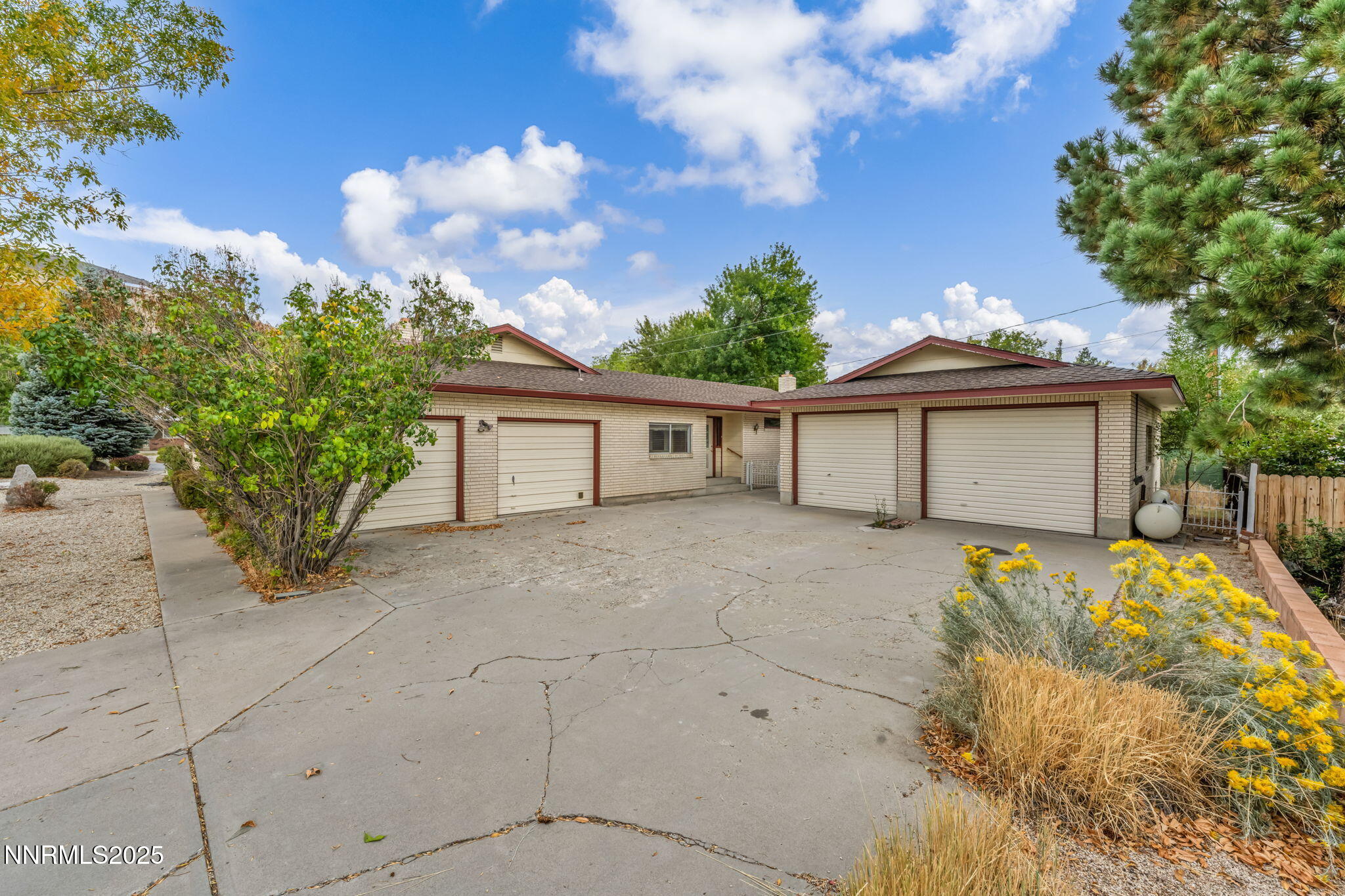 Carson City, Nevada 89703, United States, 3 Bedrooms Bedrooms, ,2 BathroomsBathrooms,Residential,Active,221070