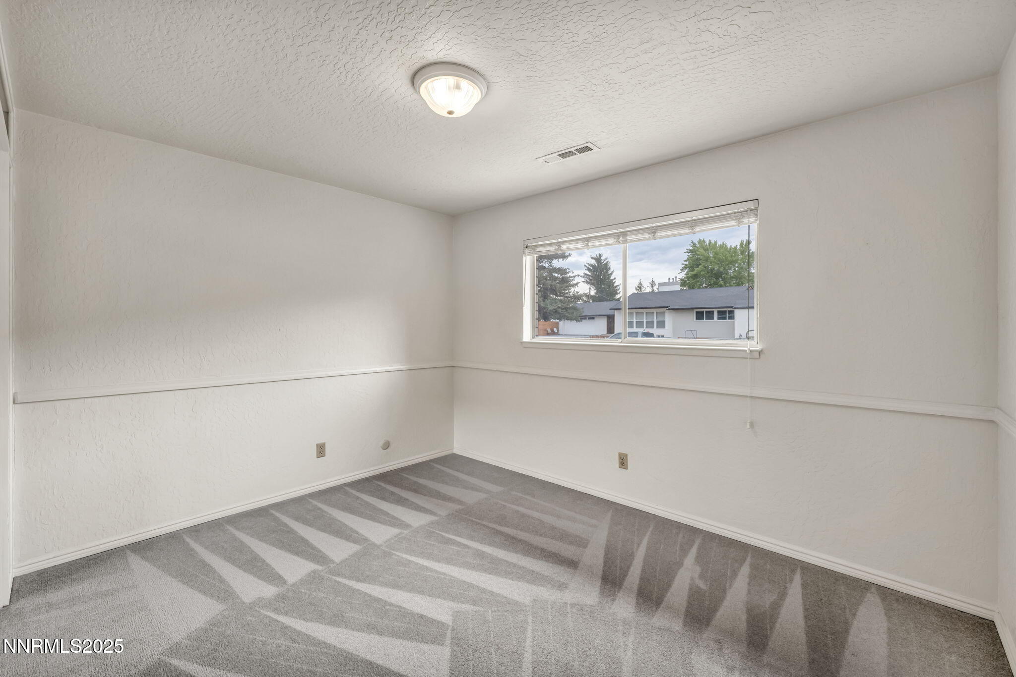 Carson City, Nevada 89703, United States, 3 Bedrooms Bedrooms, ,2 BathroomsBathrooms,Residential,Active,221070