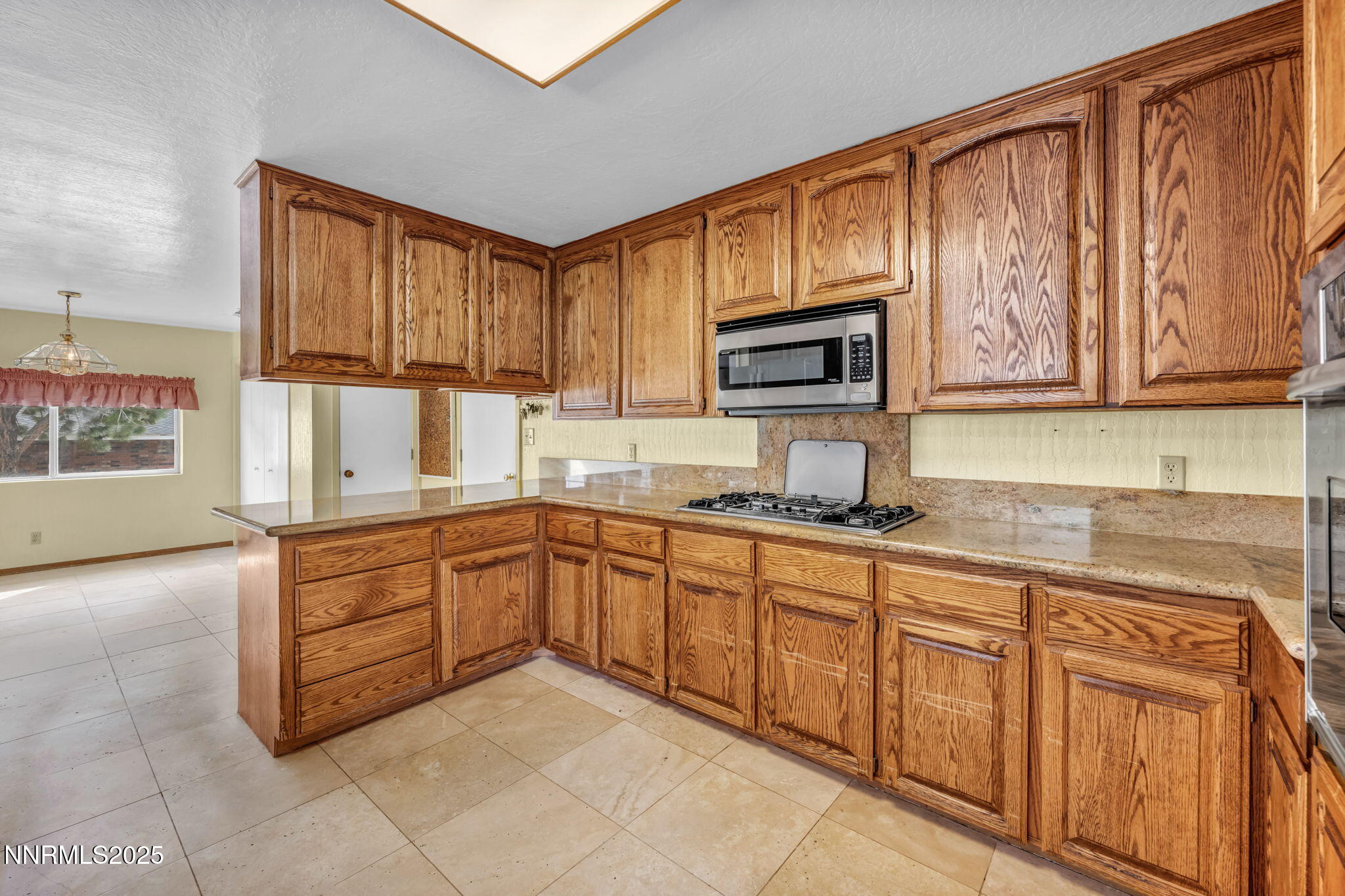 Carson City, Nevada 89703, United States, 3 Bedrooms Bedrooms, ,2 BathroomsBathrooms,Residential,Active,221070