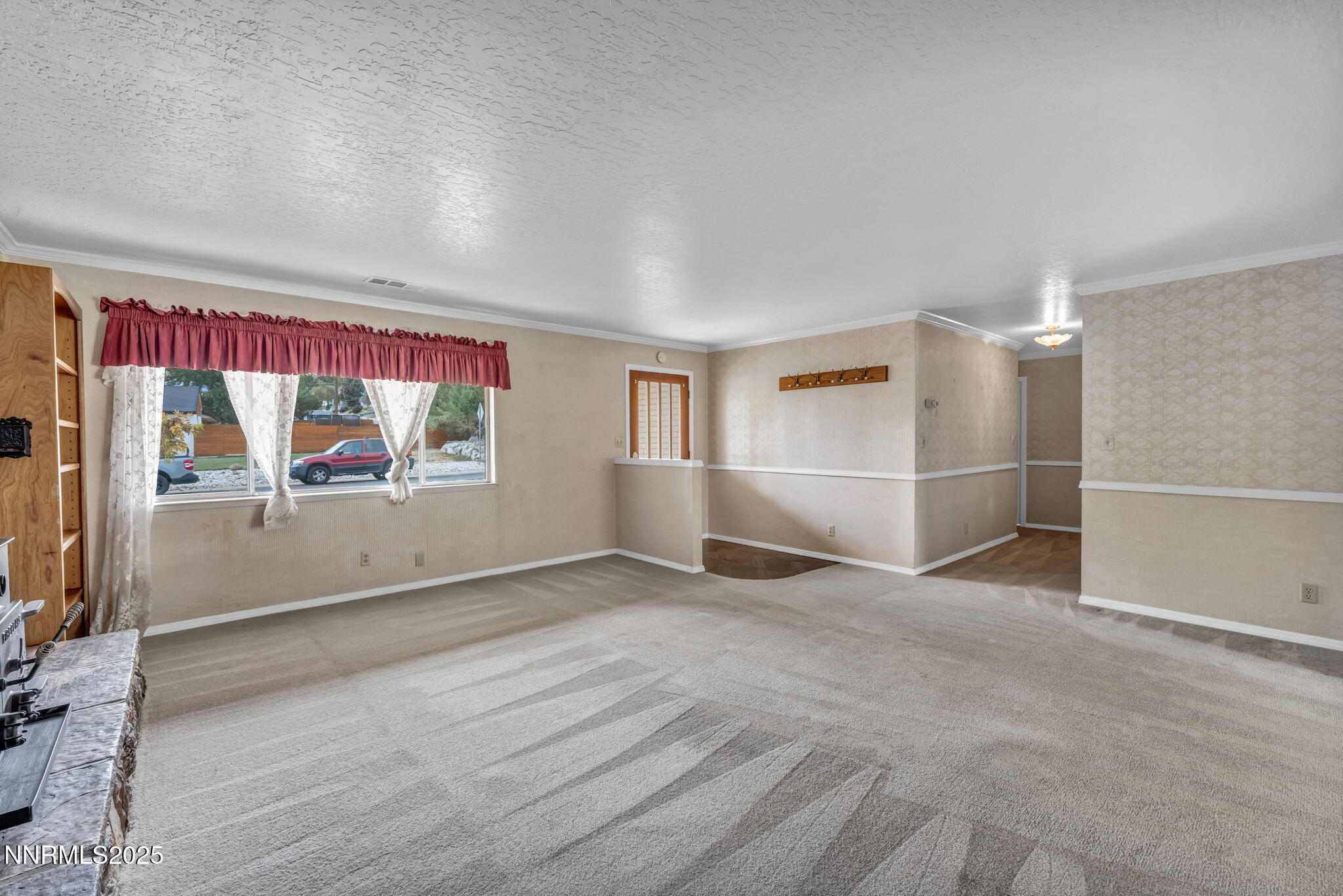 Carson City, Nevada 89703, United States, 3 Bedrooms Bedrooms, ,2 BathroomsBathrooms,Residential,Active,221070