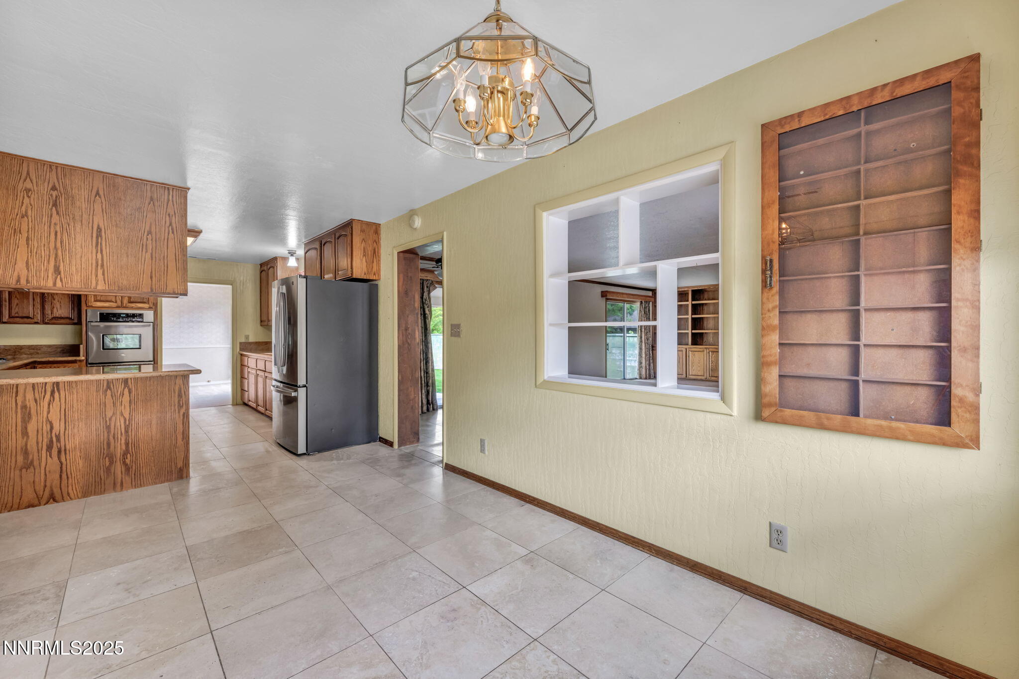 Carson City, Nevada 89703, United States, 3 Bedrooms Bedrooms, ,2 BathroomsBathrooms,Residential,Active,221070