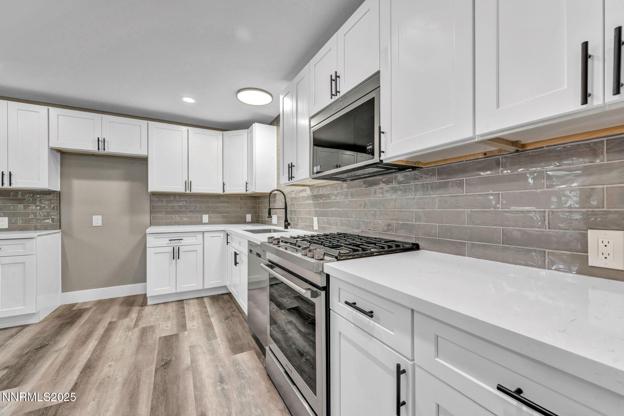 53-web-or-mls-12015-stoney-brook-dr