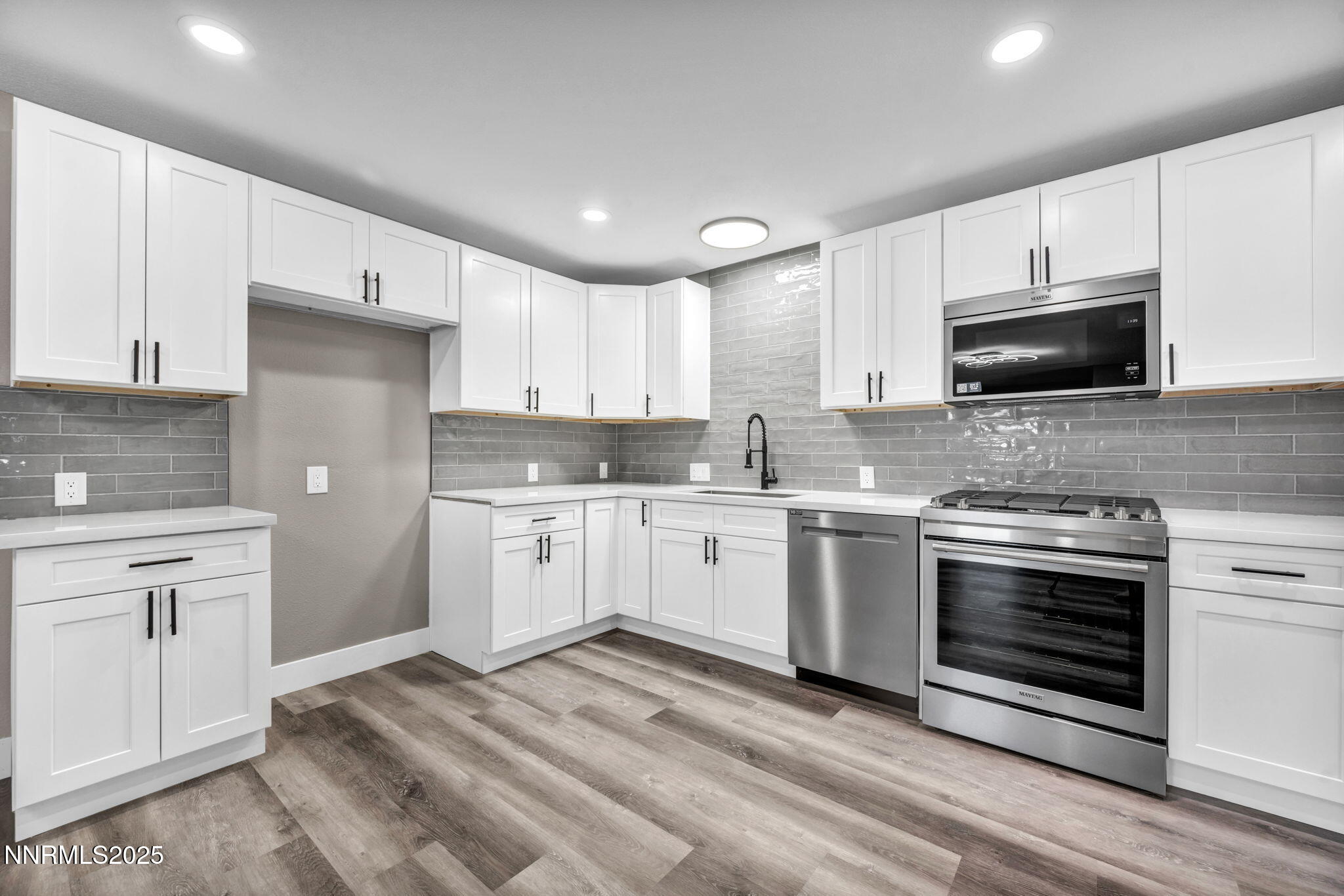 51-web-or-mls-12015-stoney-brook-dr