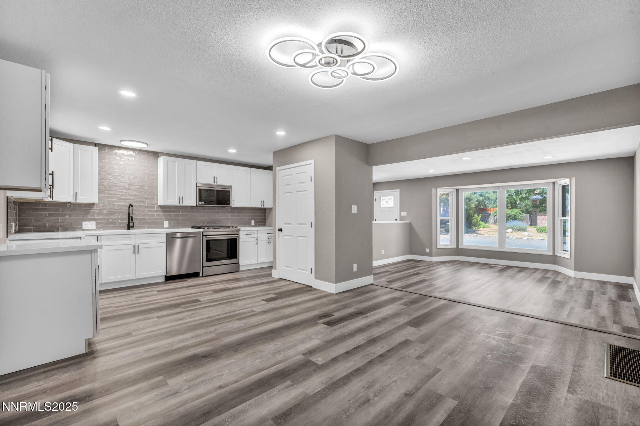 38-web-or-mls-12015-stoney-brook-dr