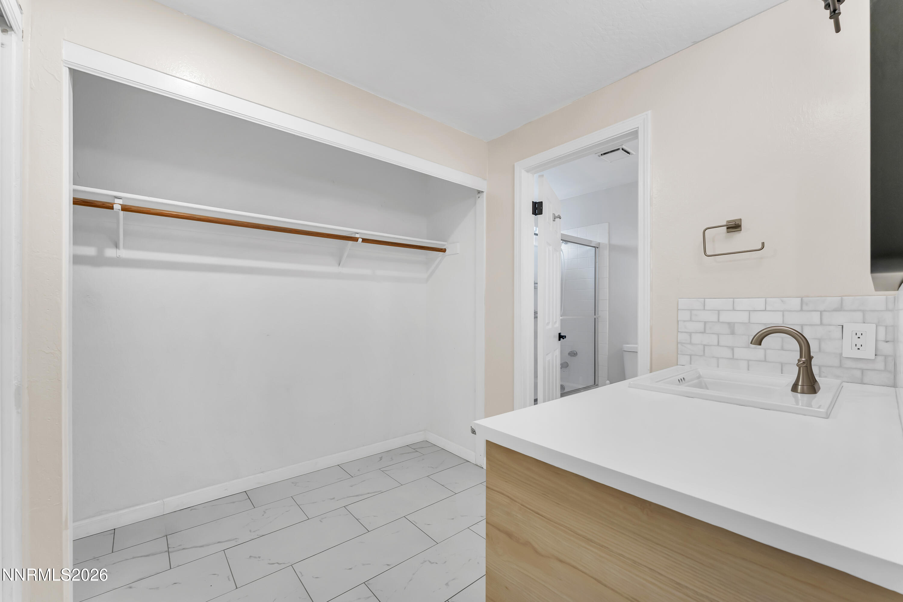 Primary dressing area