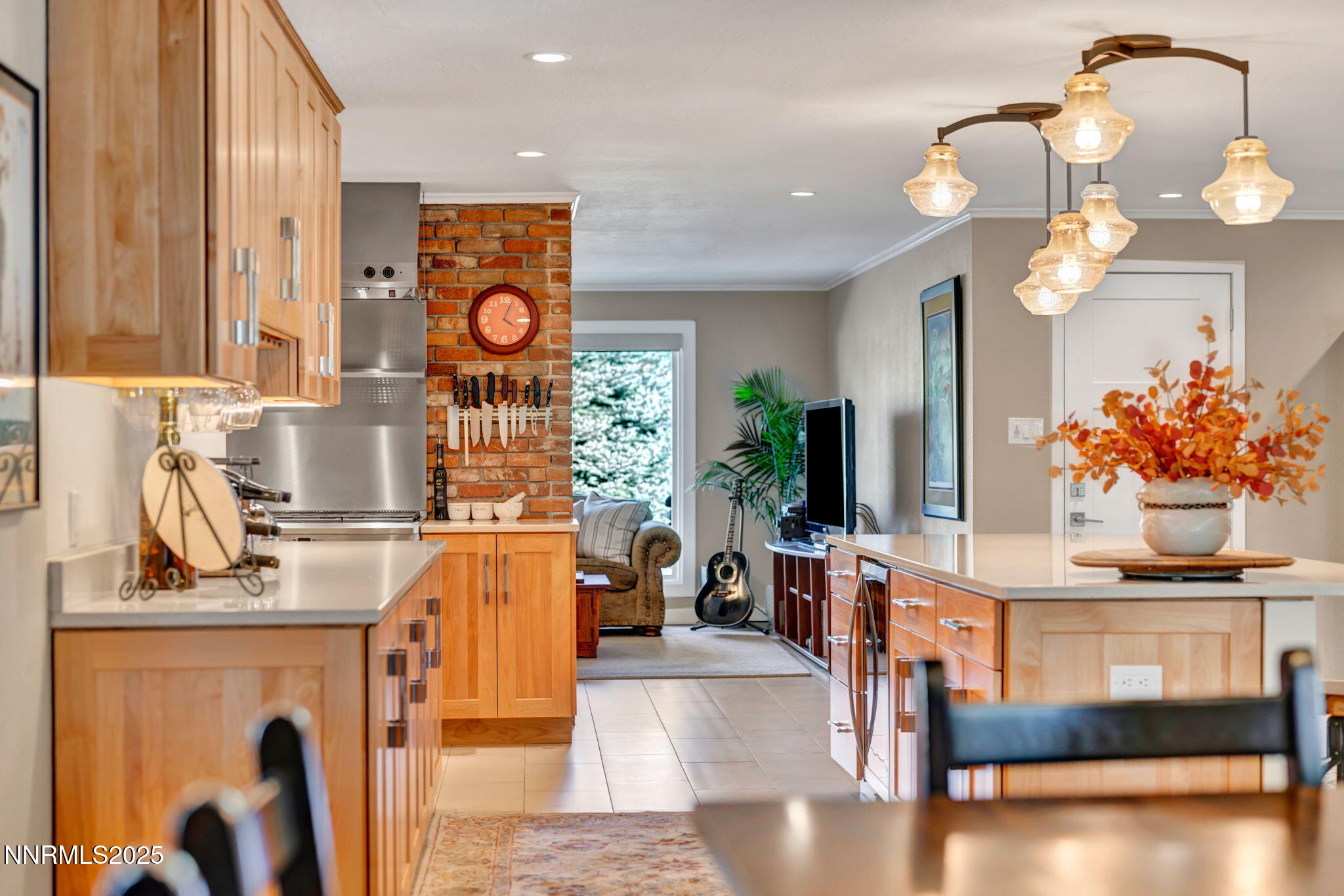 131-web-or-mls-1535-davidson-way