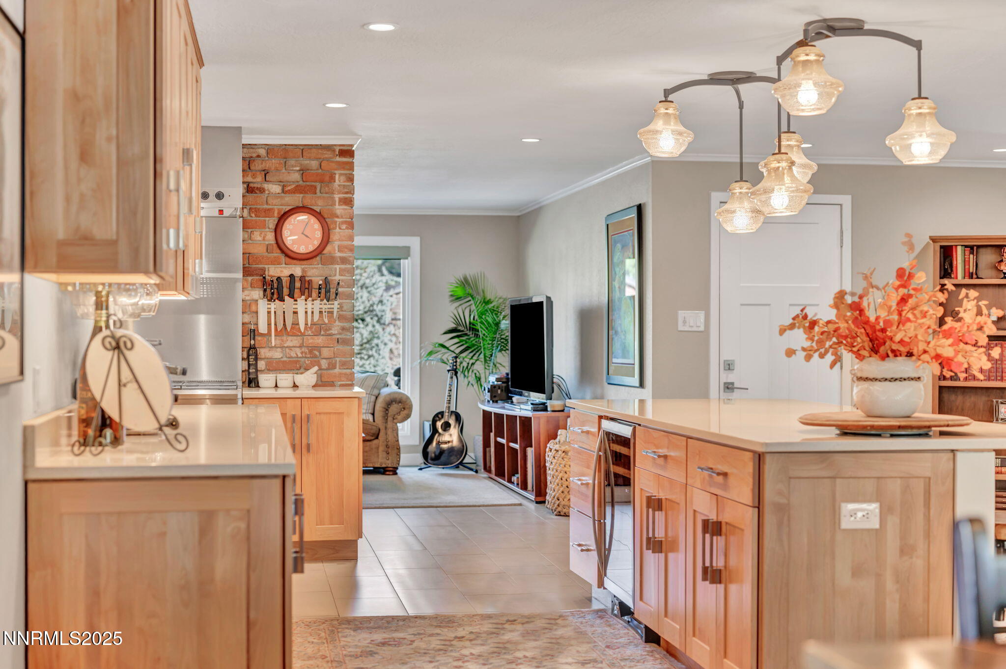 132-web-or-mls-1535-davidson-way