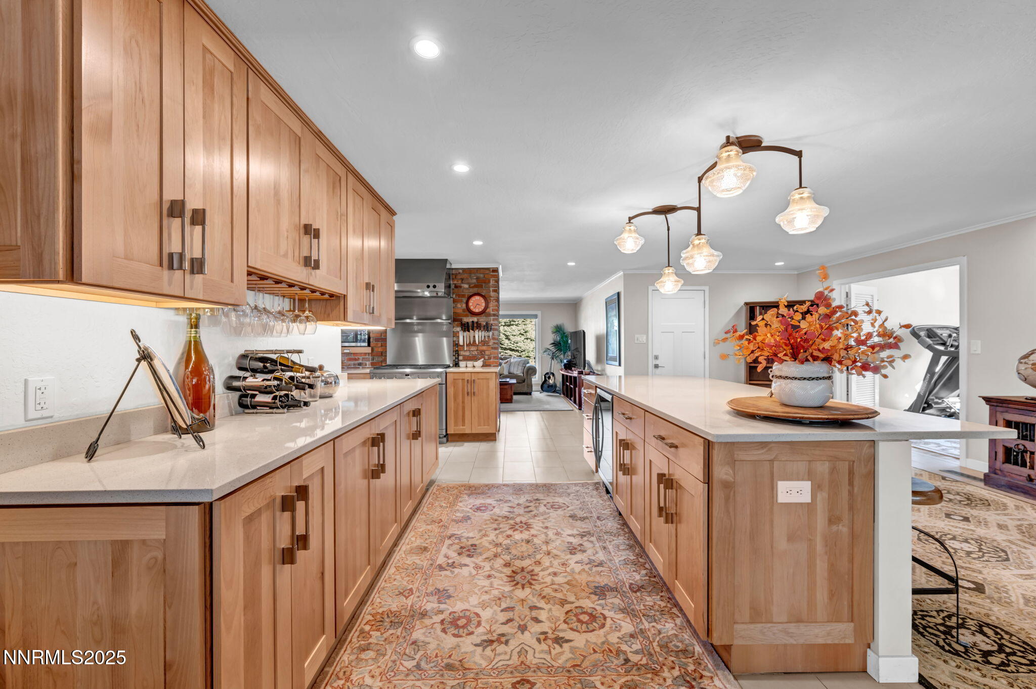 162-web-or-mls-1535-davidson-way