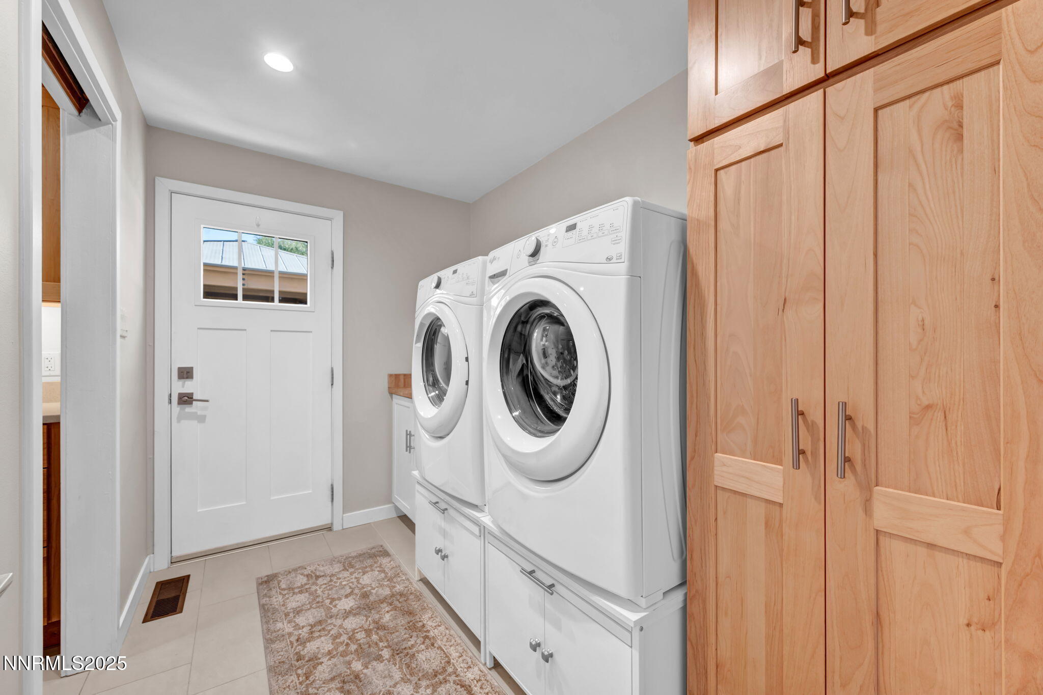 155-web-or-mls-1535-davidson-way