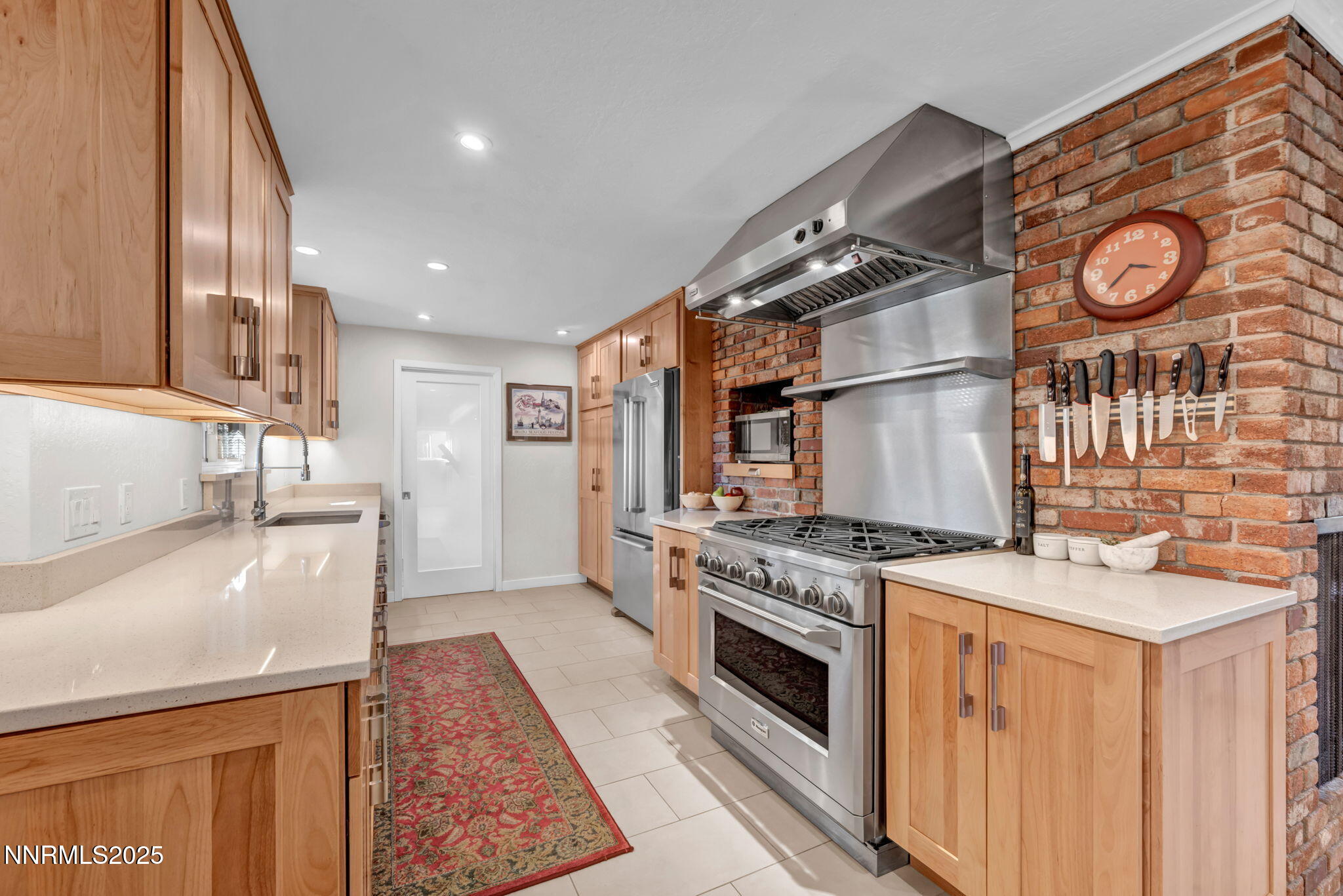 96-web-or-mls-1535-davidson-way