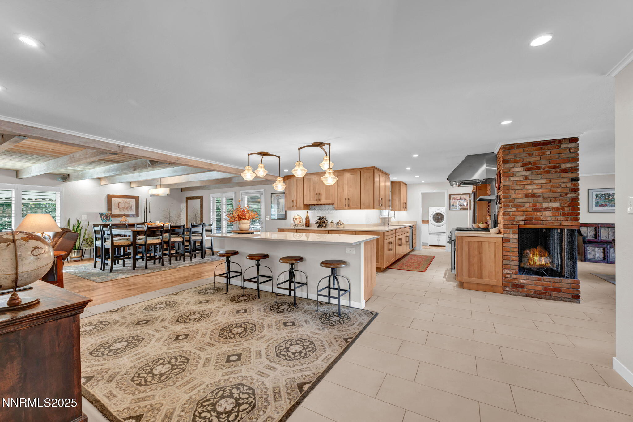 104-web-or-mls-1535-davidson-way