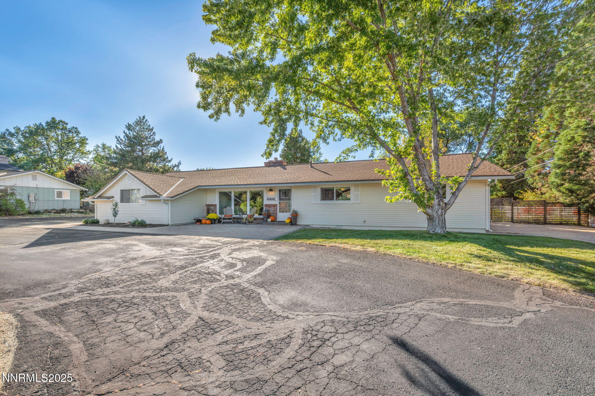 39-web-or-mls-1535-davidson-way