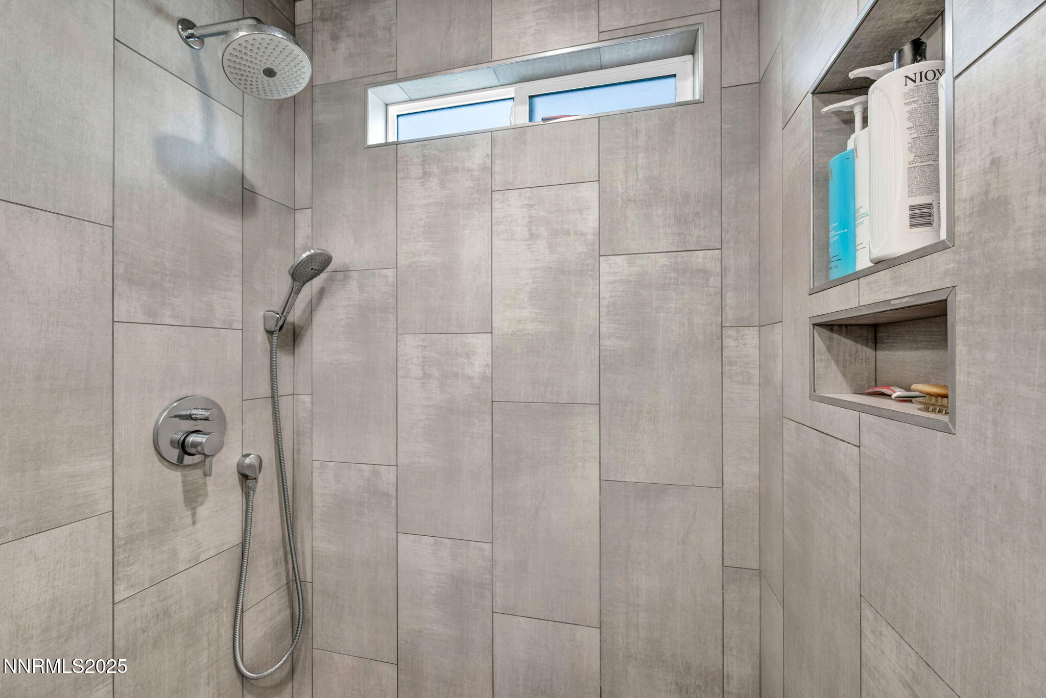 147-web-or-mls-1535-davidson-way