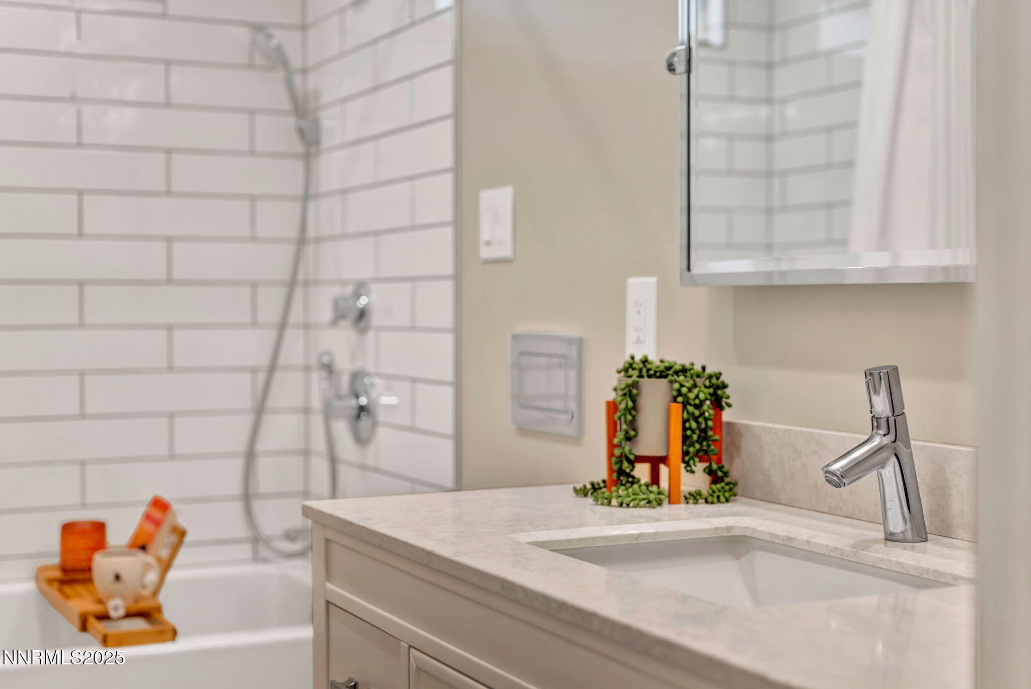 141-web-or-mls-1535-davidson-way