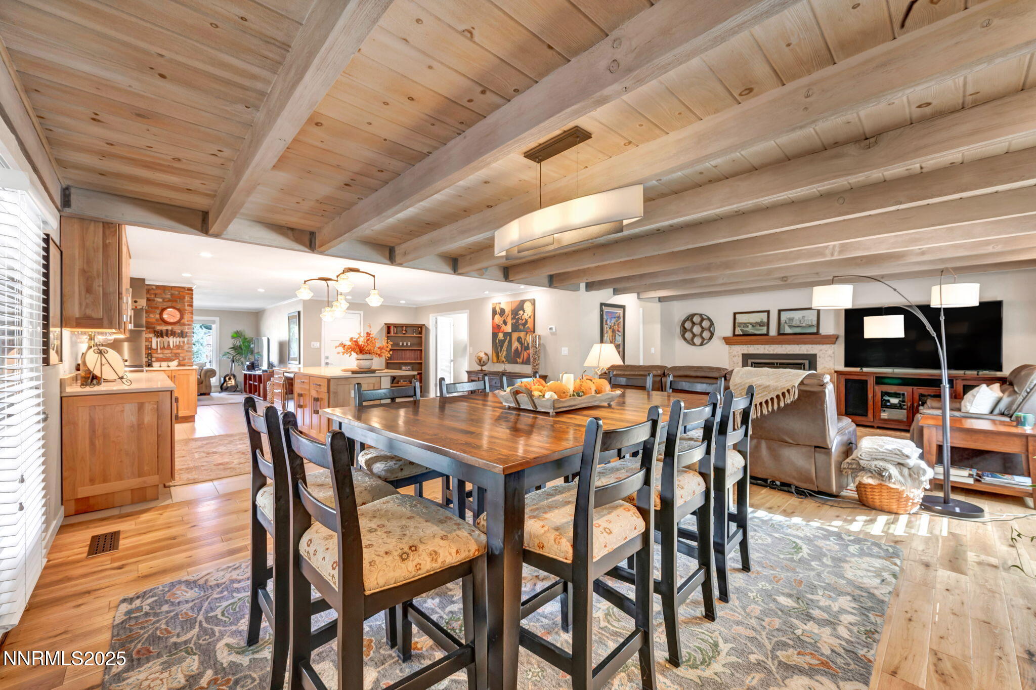 110-web-or-mls-1535-davidson-way