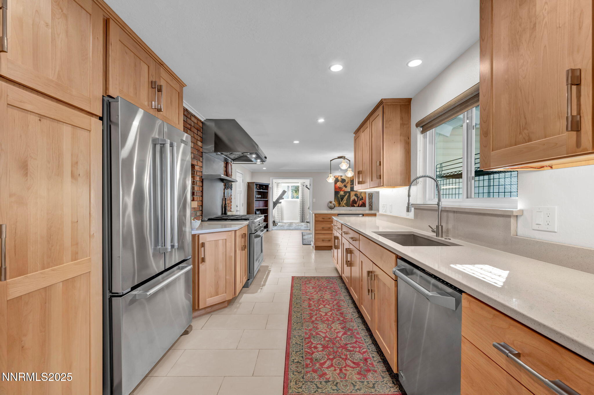 100-web-or-mls-1535-davidson-way