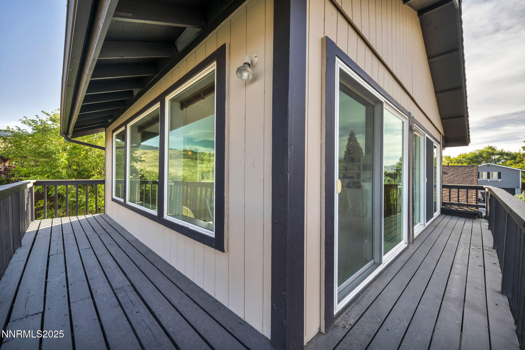 90-web-or-mls-3850-piccadilly-dr